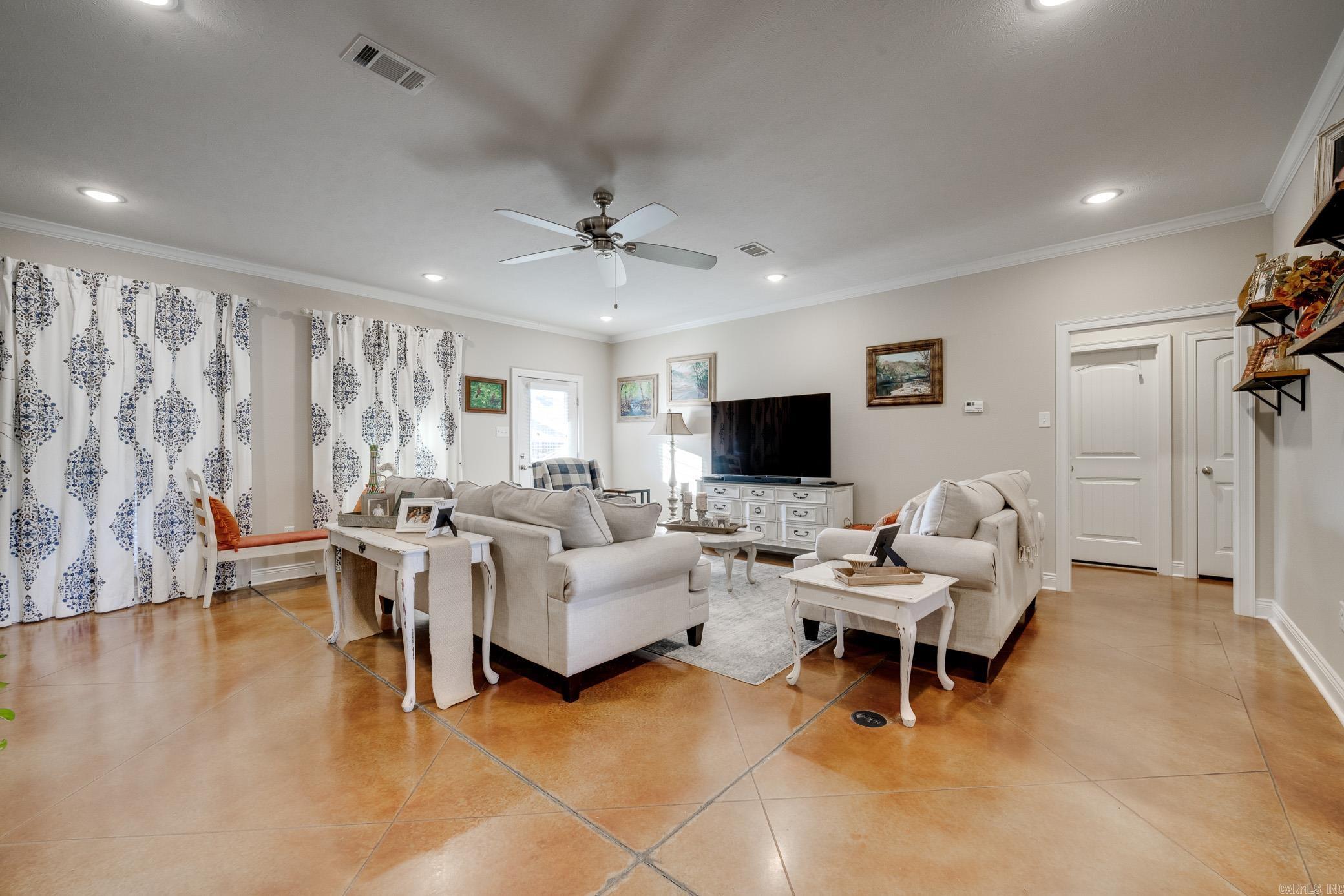 SALEM WOODS - Residential