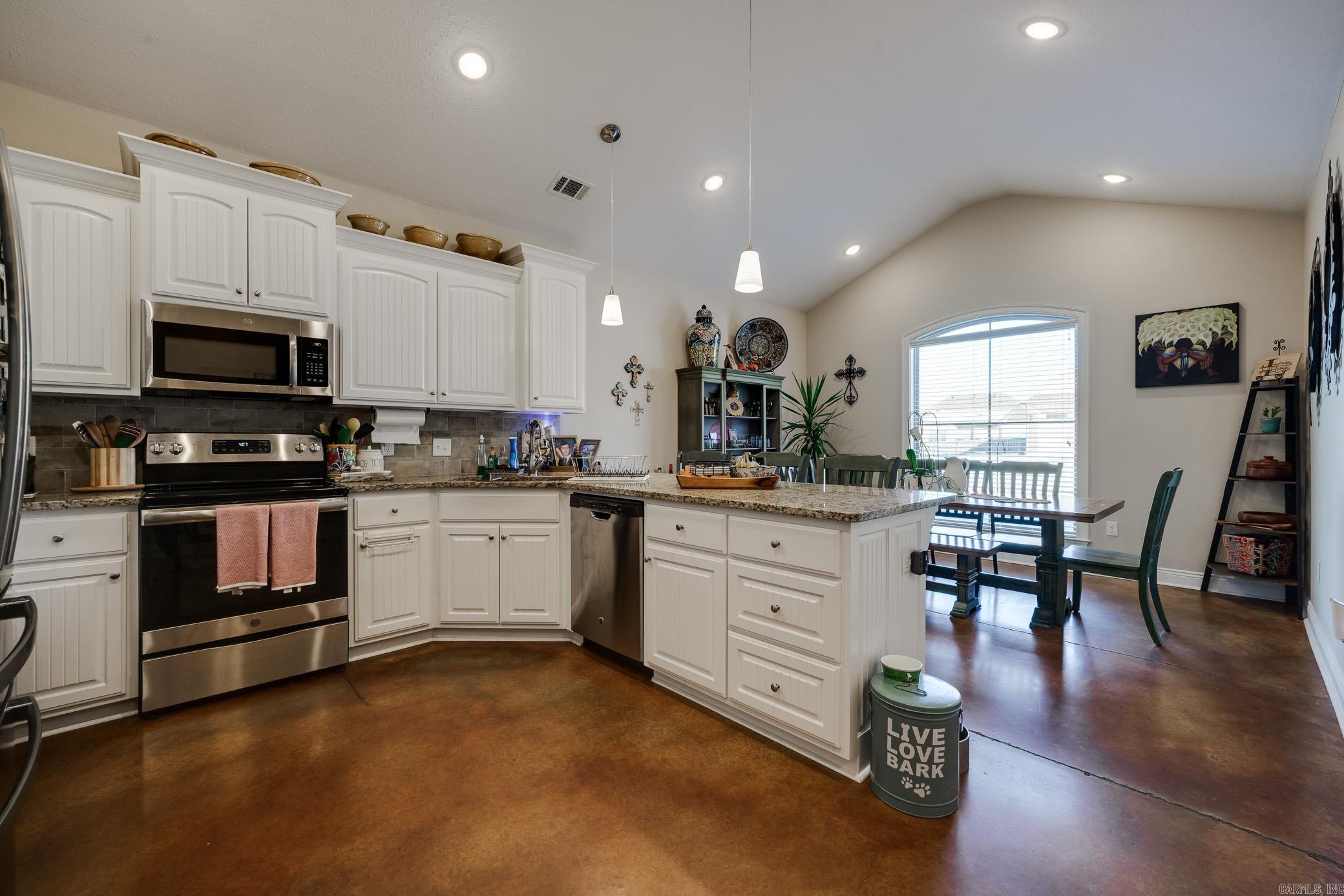 SALEM WOODS - Residential