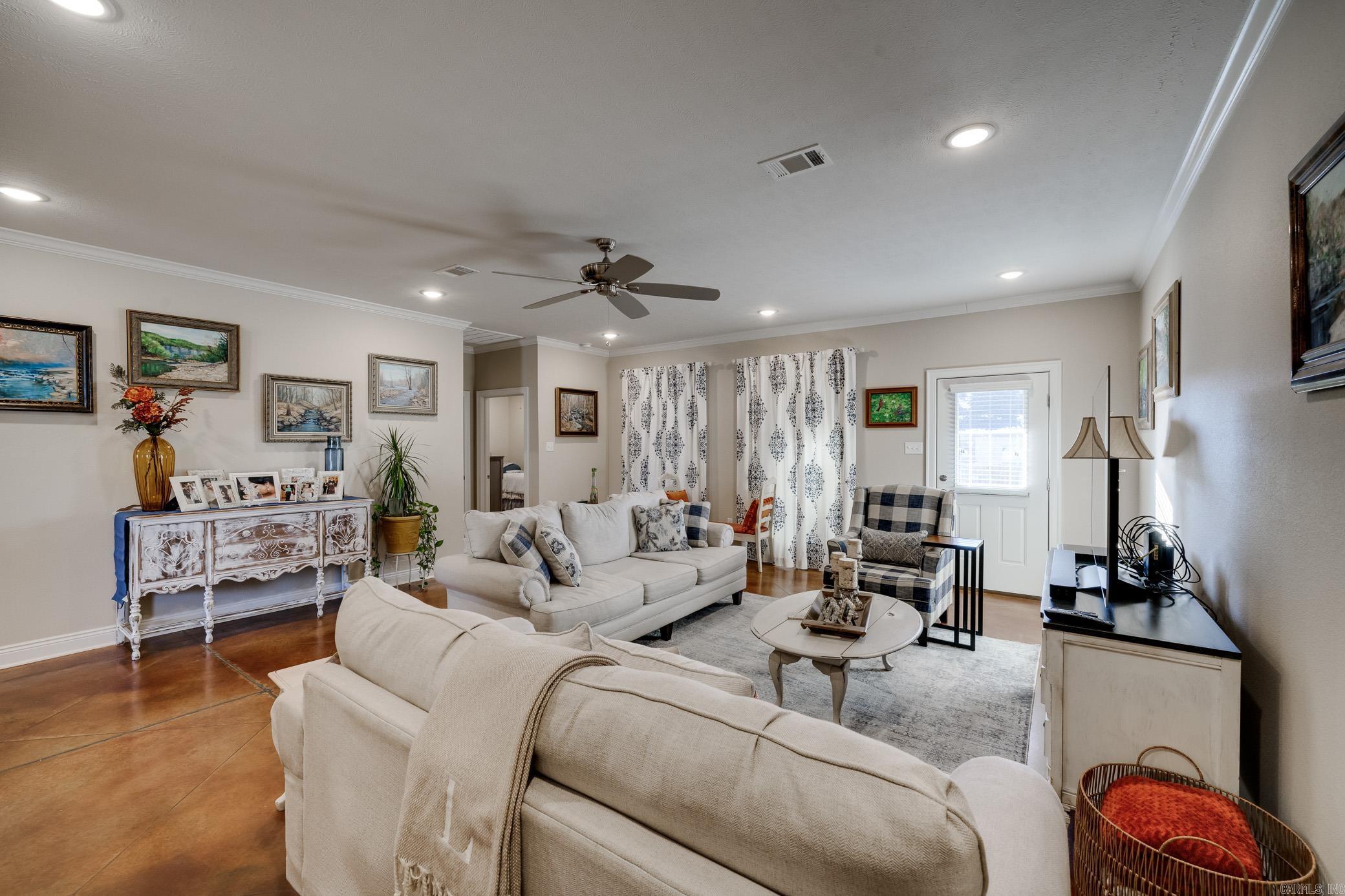 SALEM WOODS - Residential