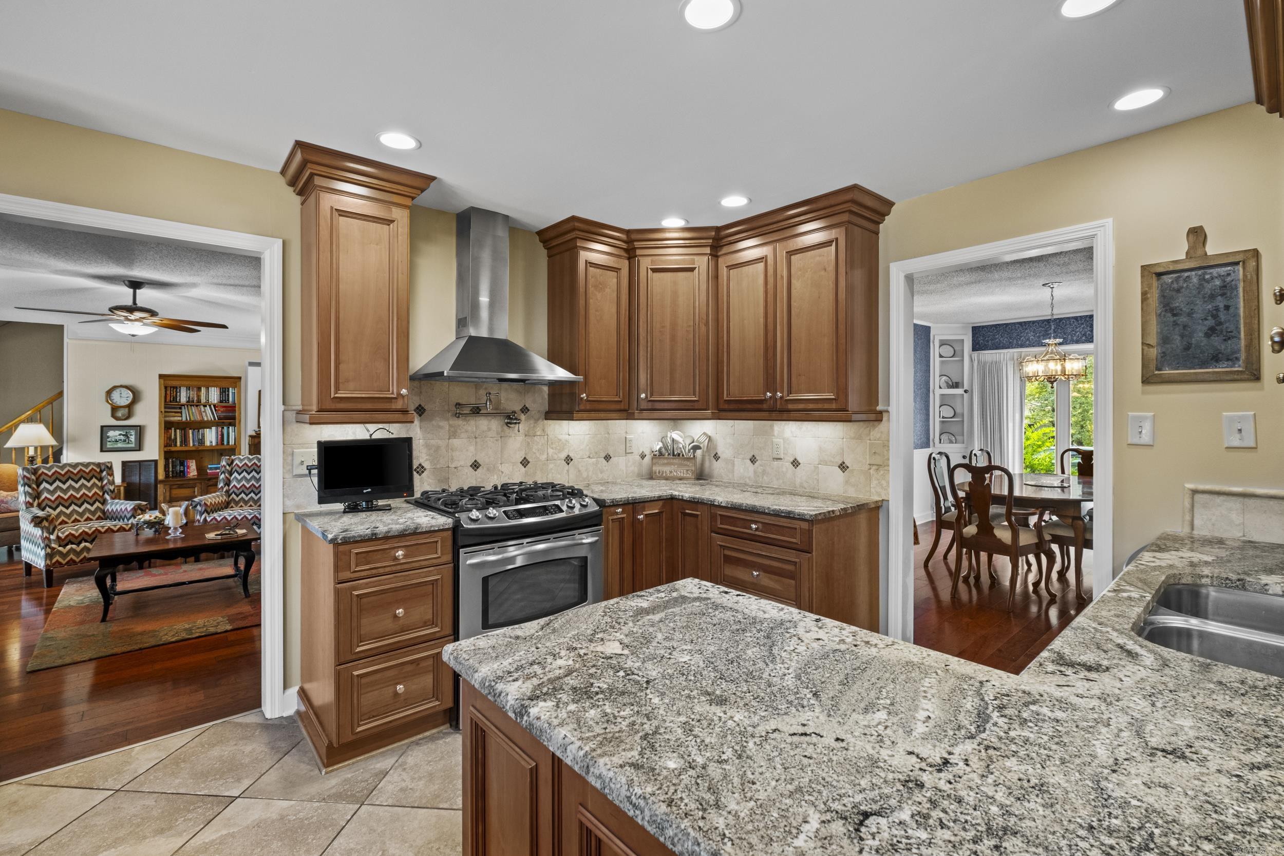INDIAN HILLS - Residential