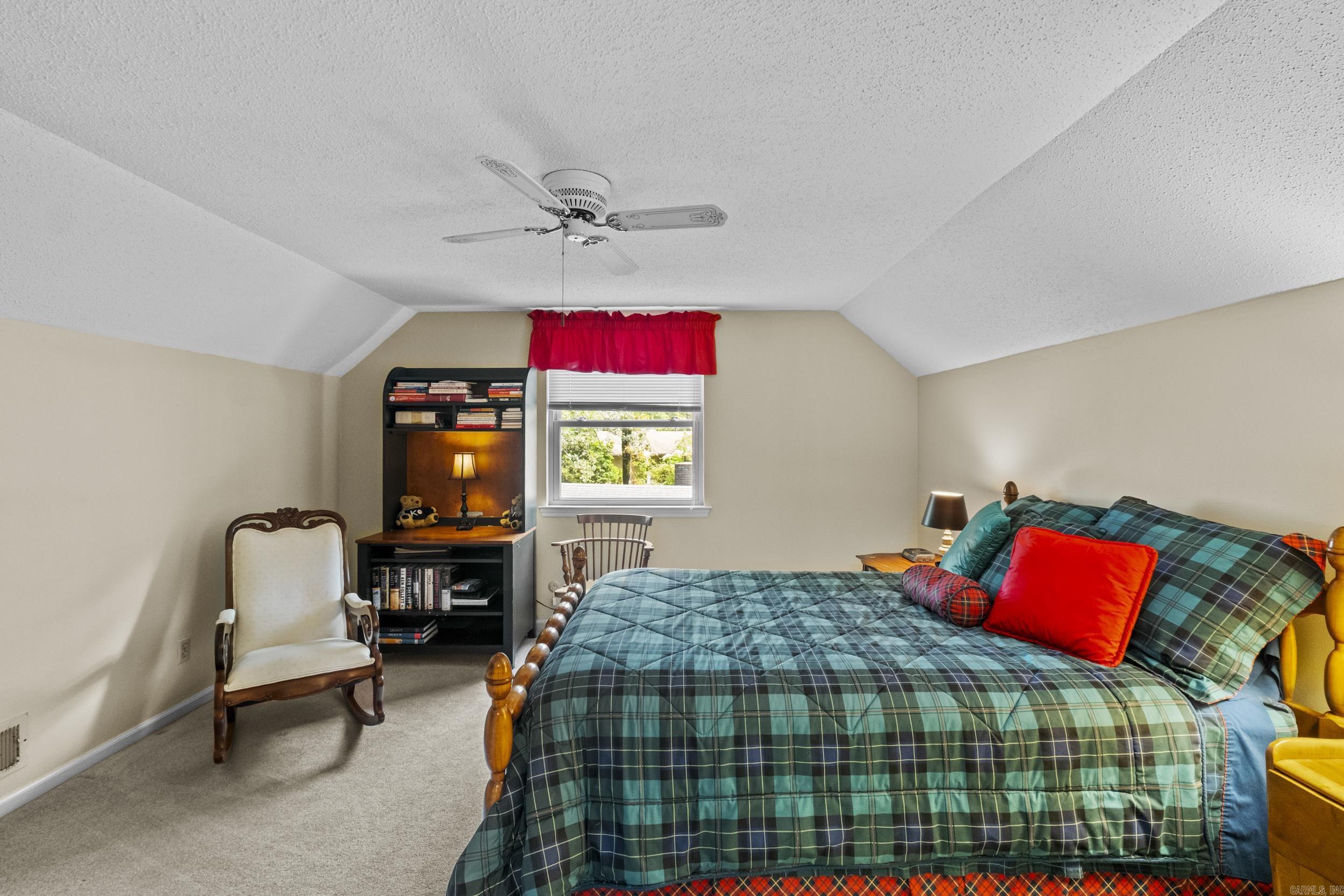 INDIAN HILLS - Residential