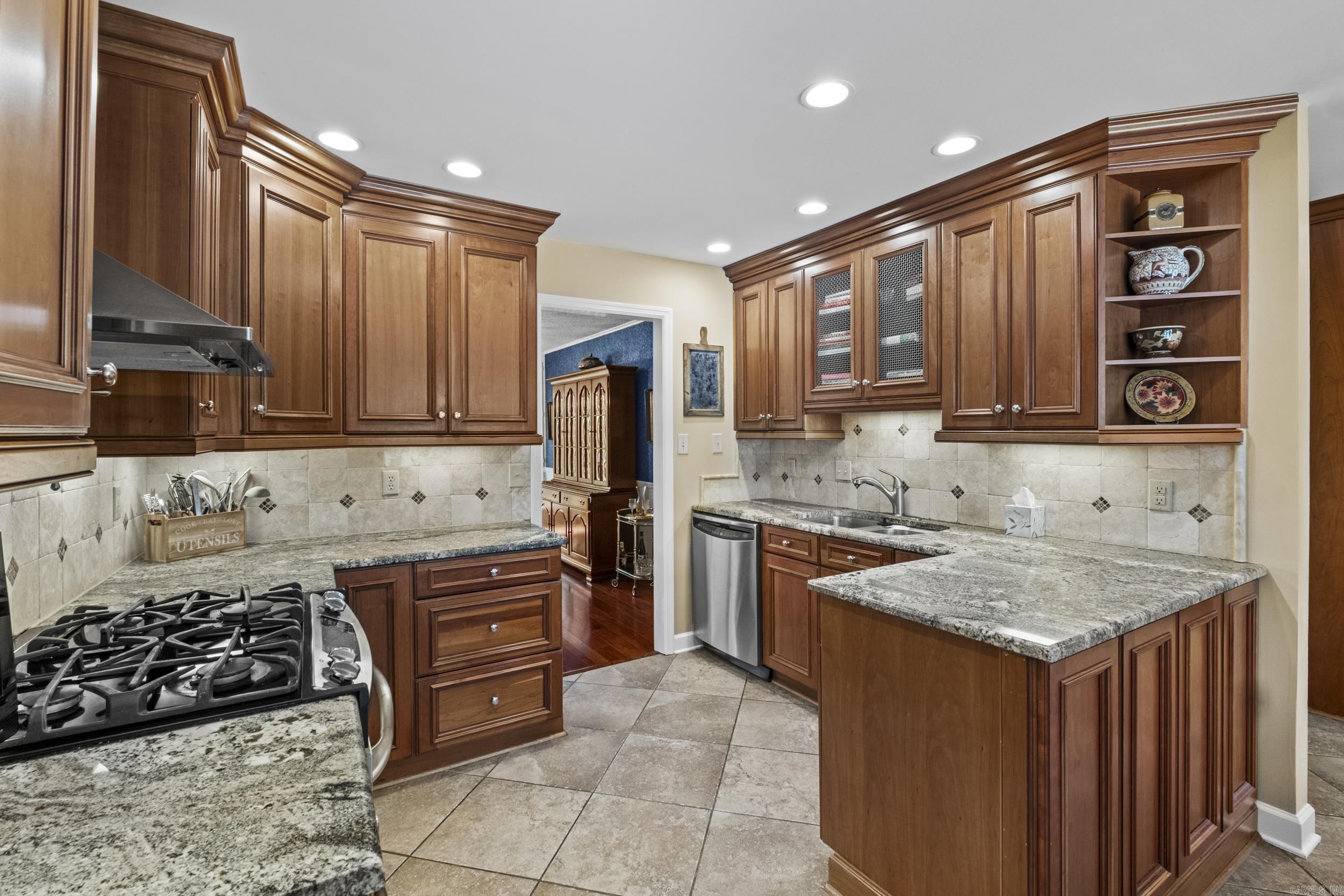 INDIAN HILLS - Residential