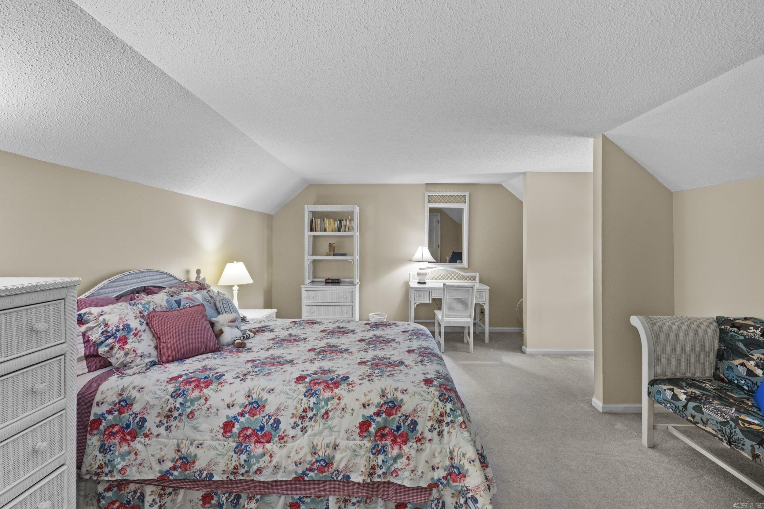 INDIAN HILLS - Residential