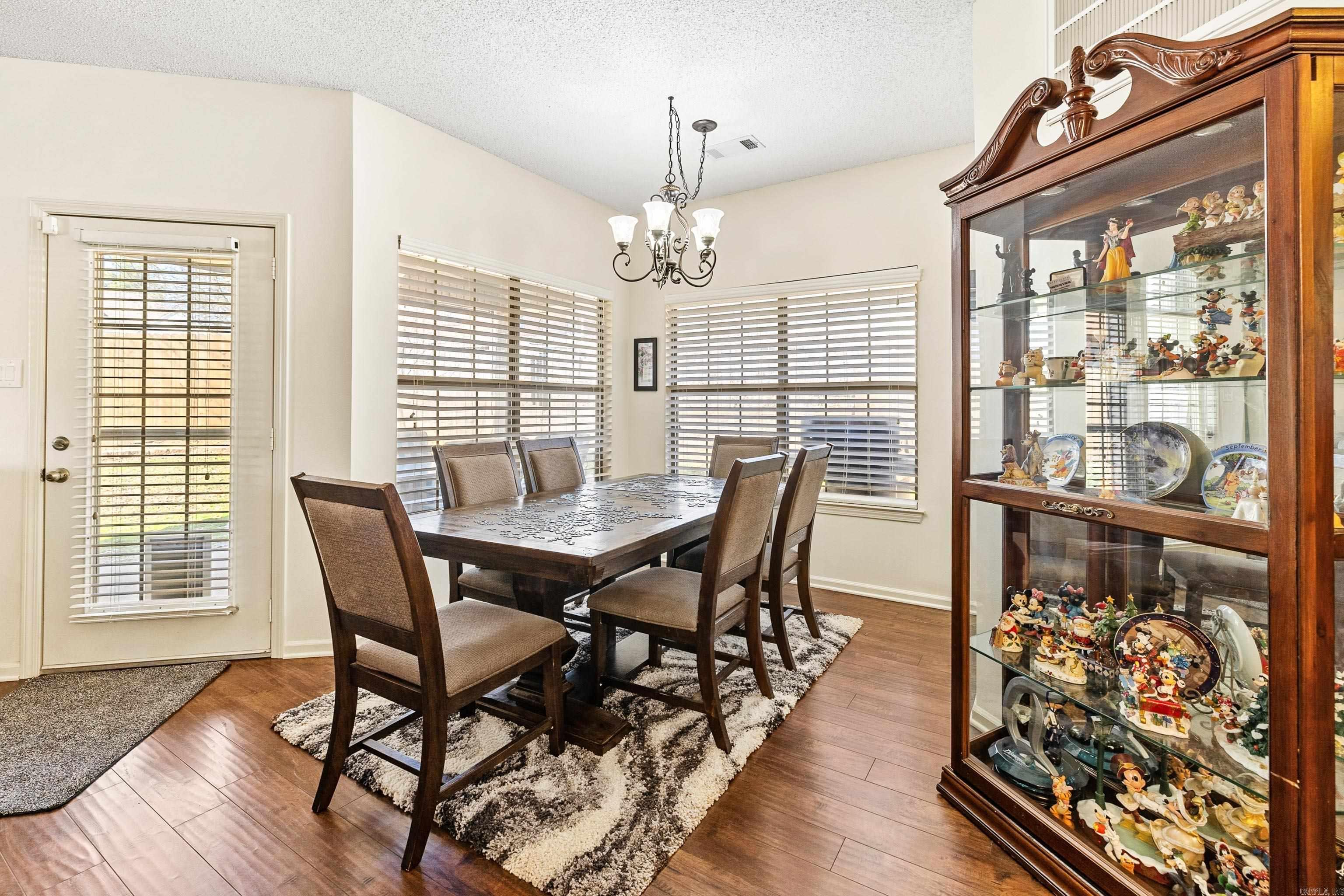 OLD SHENANDOAH - Residential