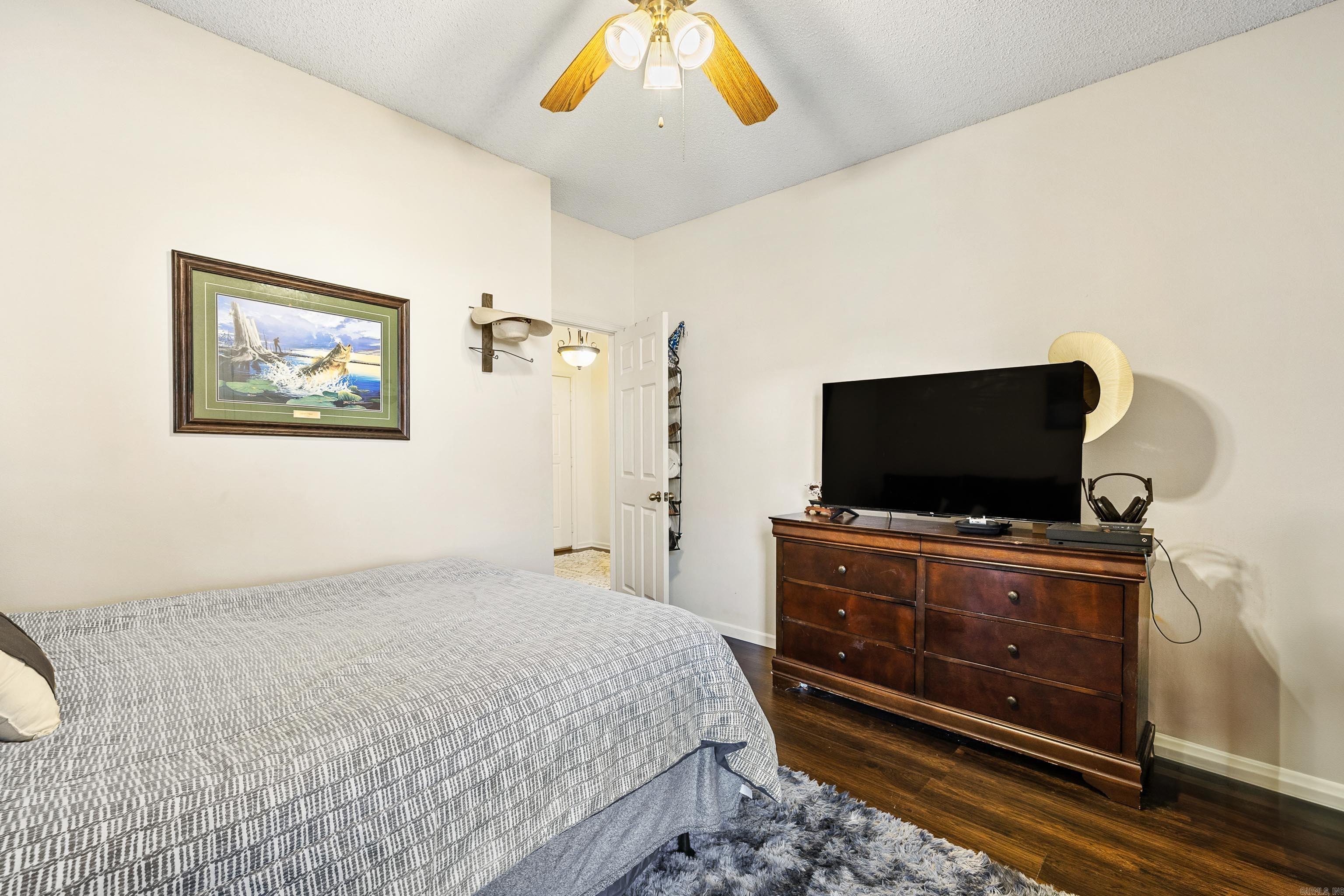 OLD SHENANDOAH - Residential