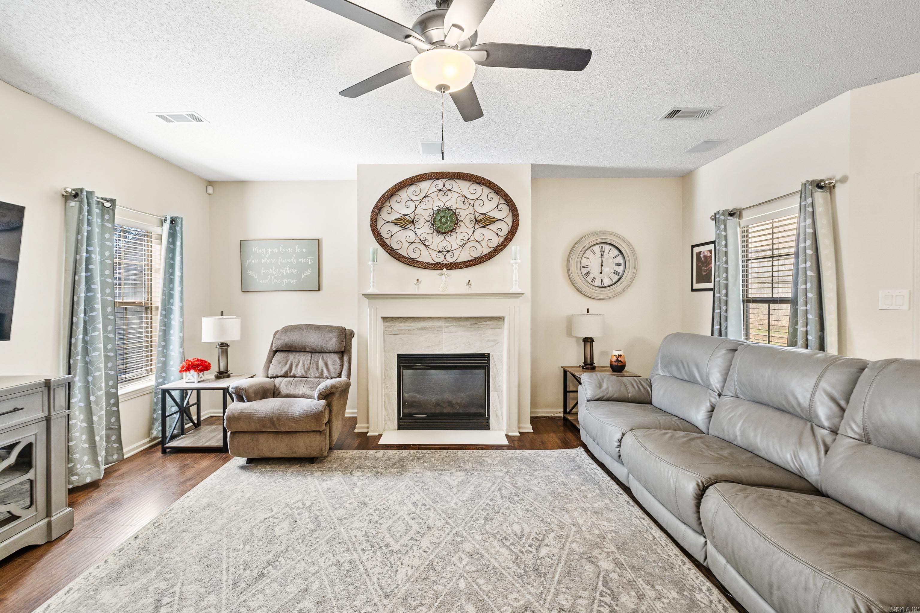 OLD SHENANDOAH - Residential