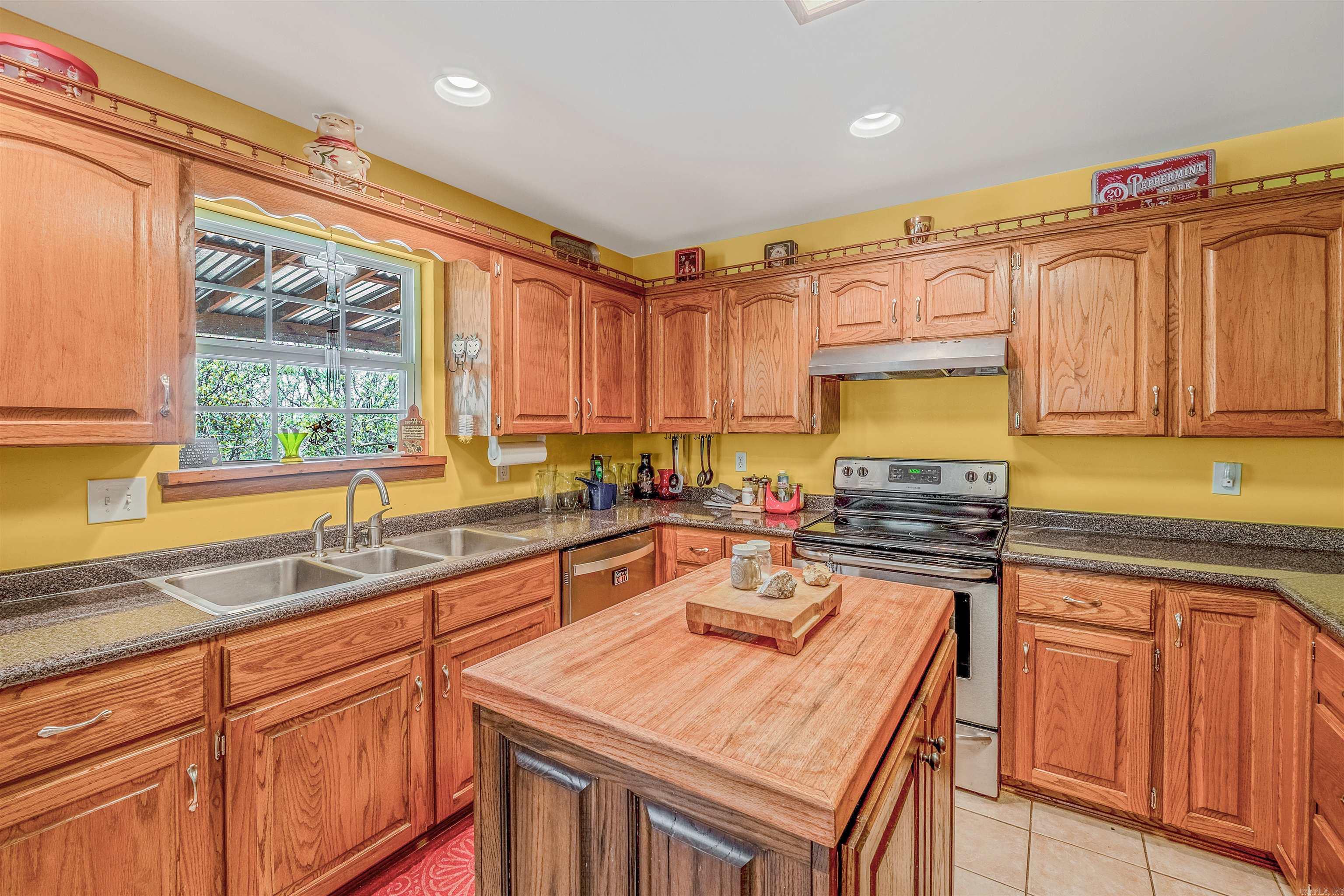 PINE VALLEY EST - Residential