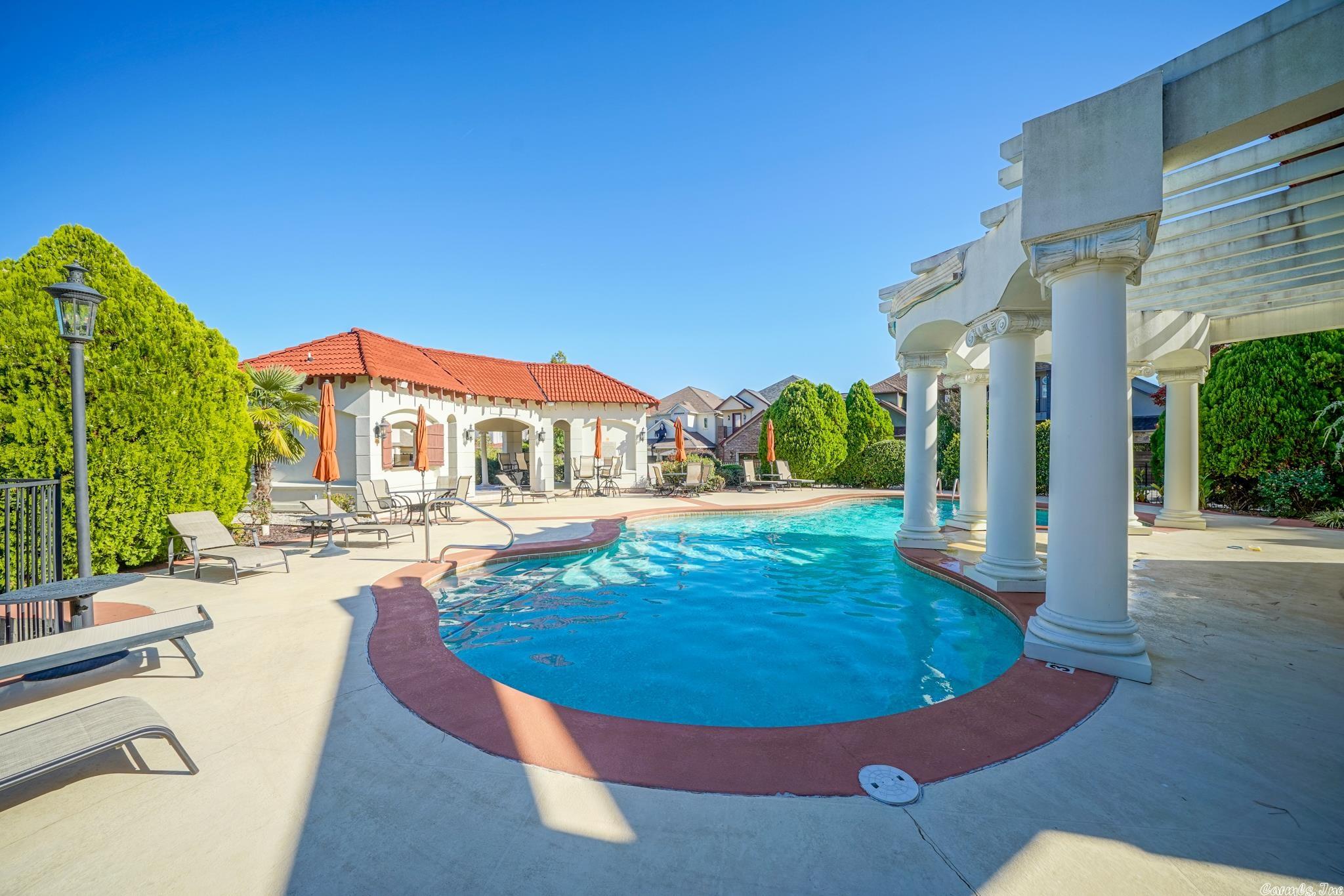 Paradise Lake Village Townhomes - Residential