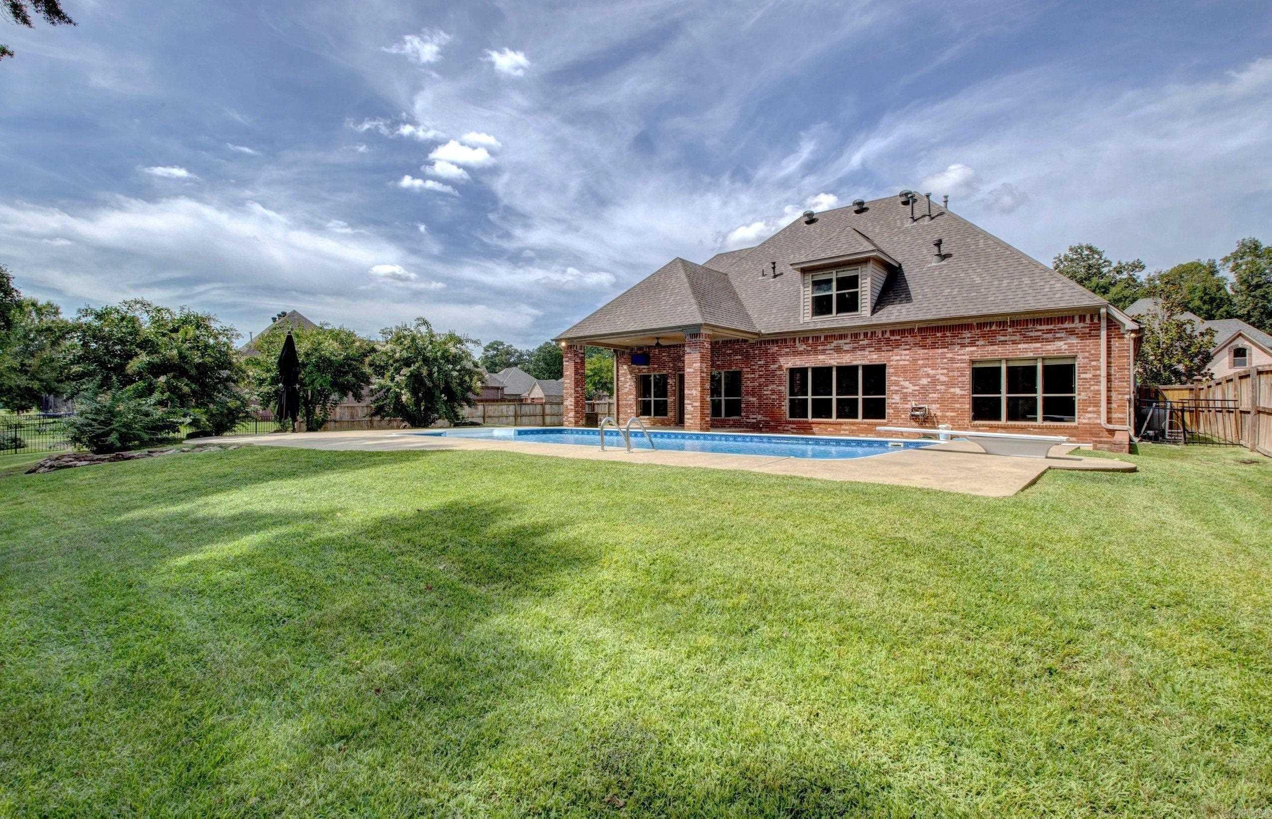 COUNTRY CLUB OF ARK THE - Residential