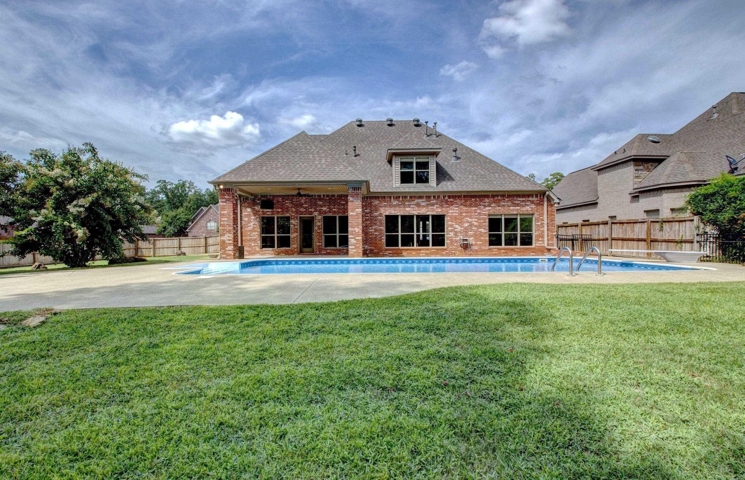 COUNTRY CLUB OF ARK THE - Residential