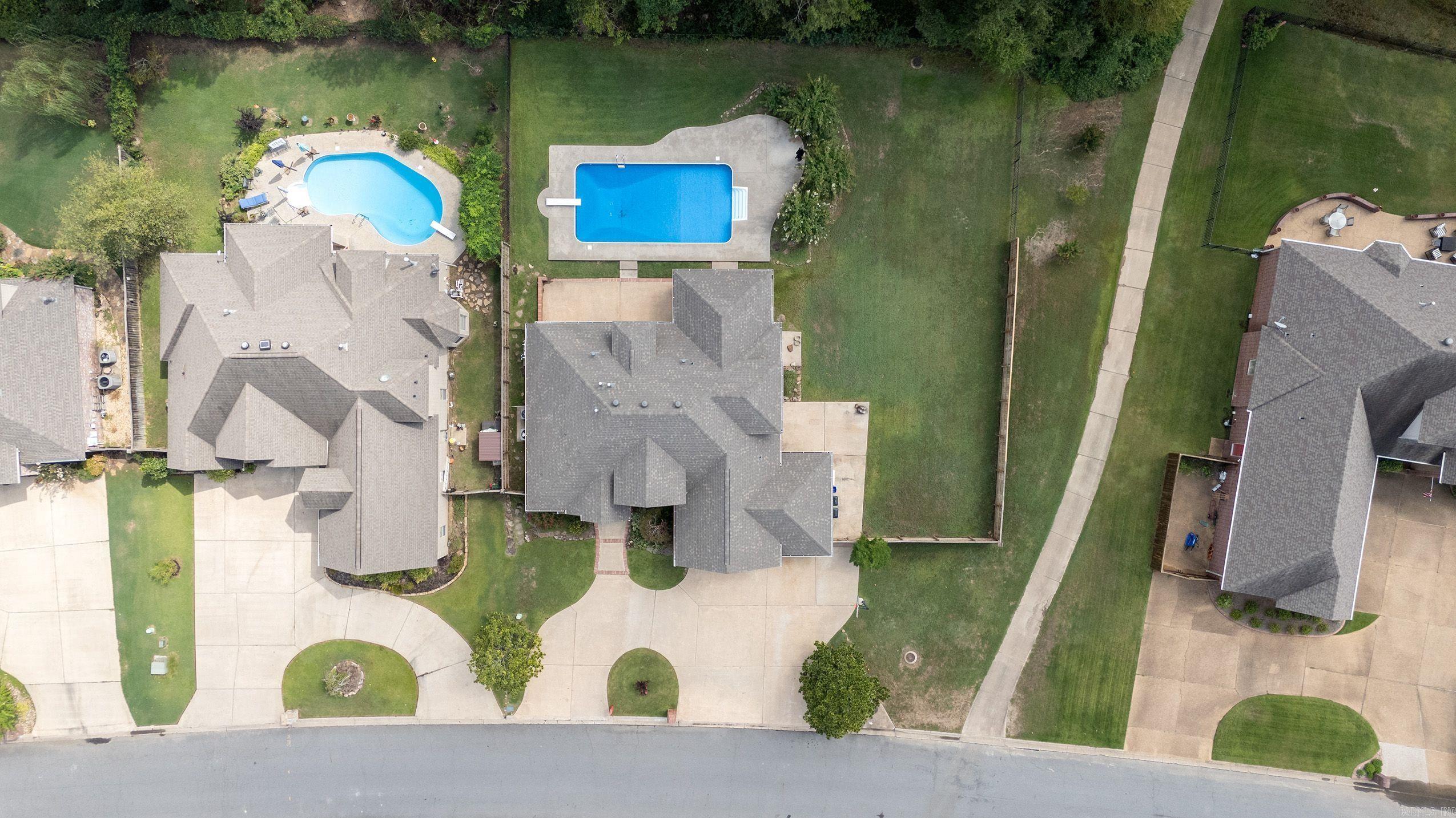 COUNTRY CLUB OF ARK THE - Residential