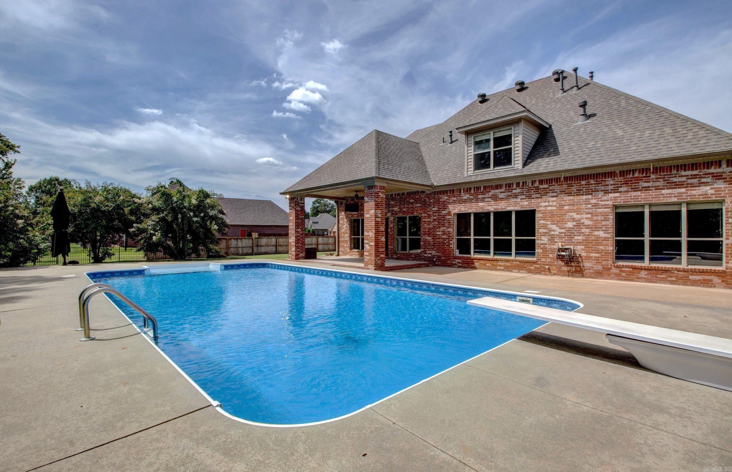 COUNTRY CLUB OF ARK THE - Residential