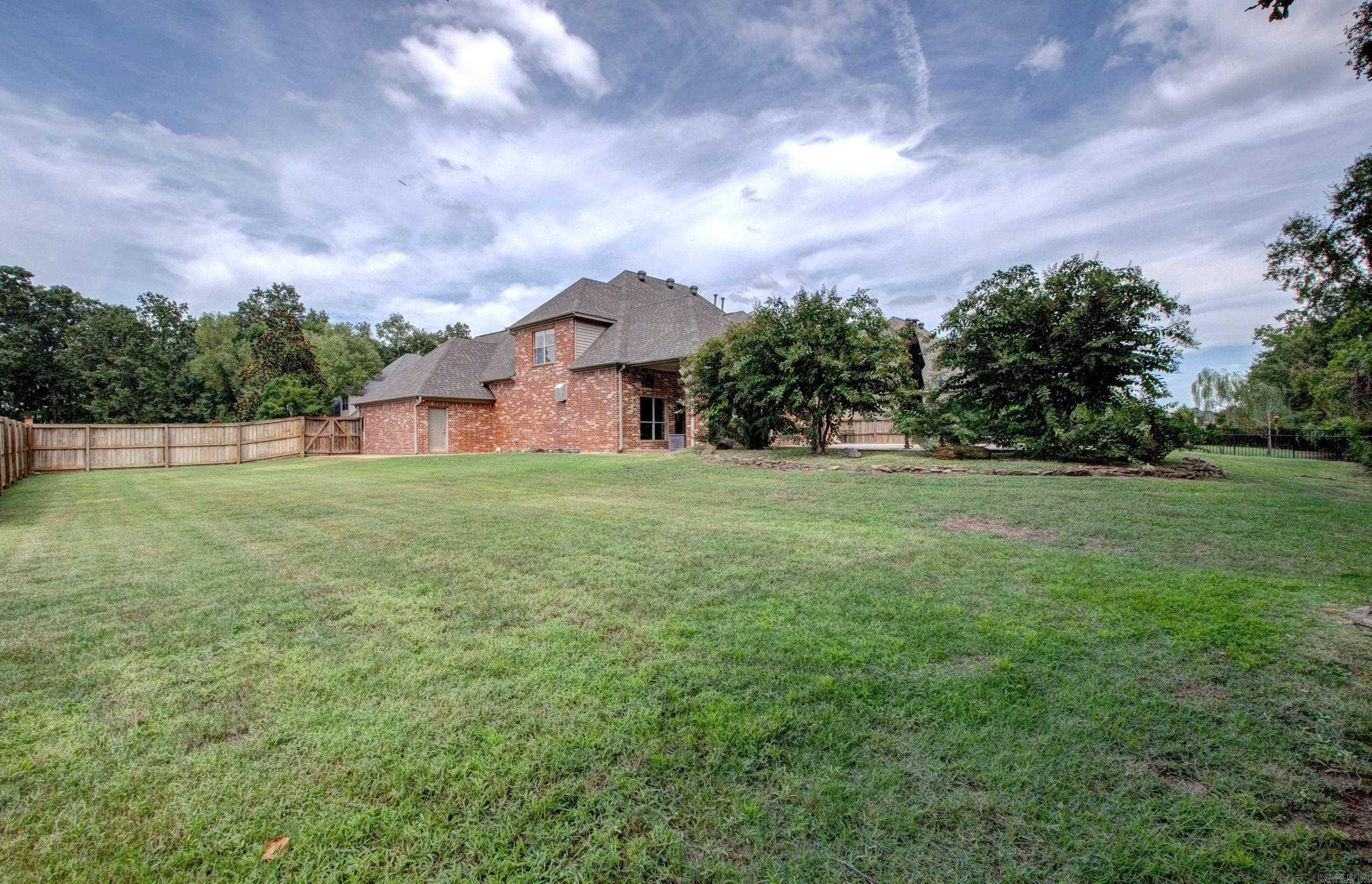 COUNTRY CLUB OF ARK THE - Residential