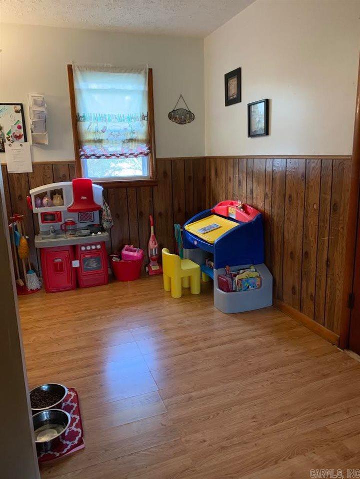 ROLLING ACRES - Residential