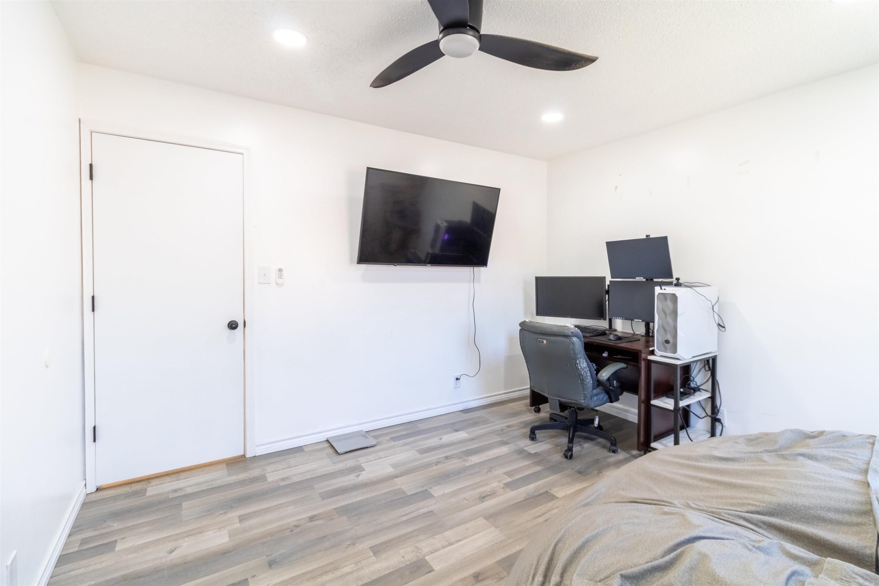 UNIVERSITY ESTATES - Residential