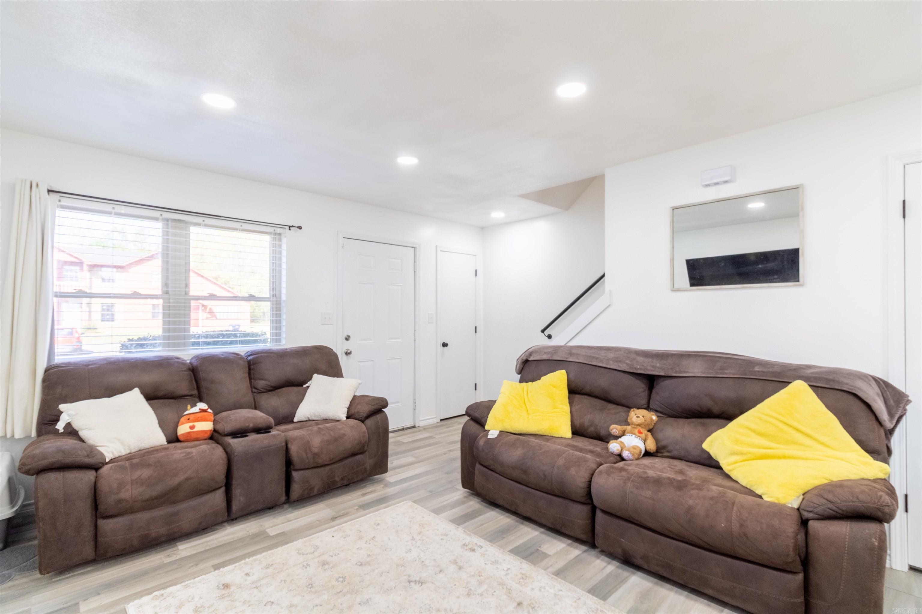 UNIVERSITY ESTATES - Residential