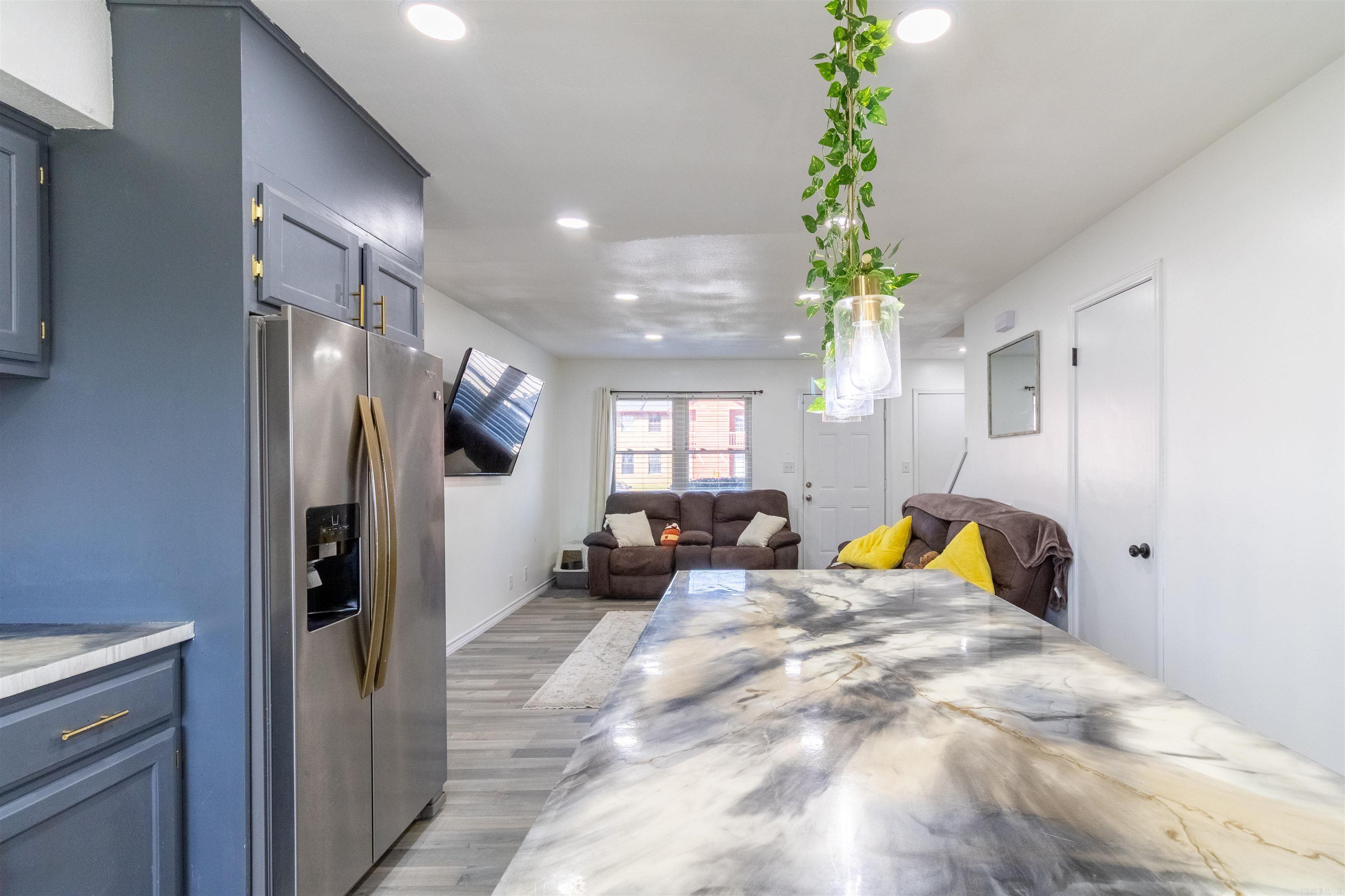 UNIVERSITY ESTATES - Residential