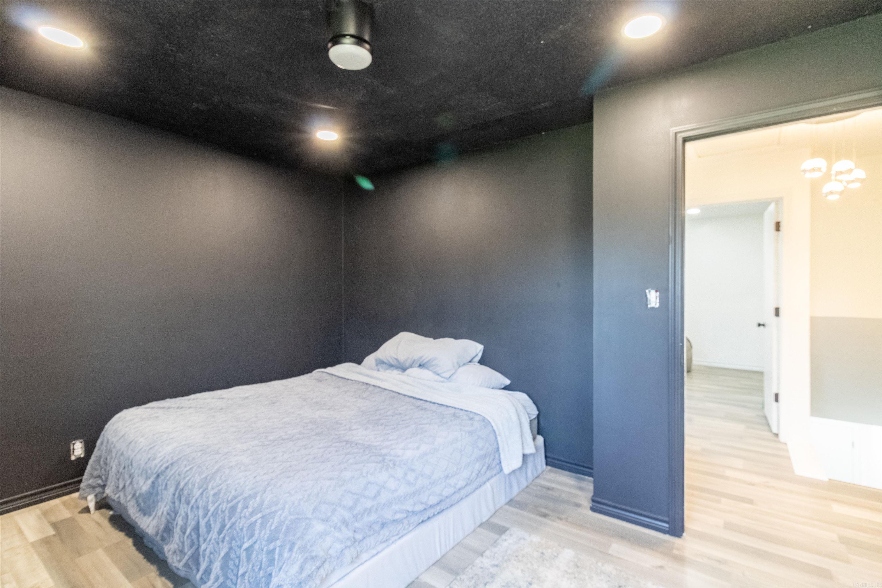 UNIVERSITY ESTATES - Residential