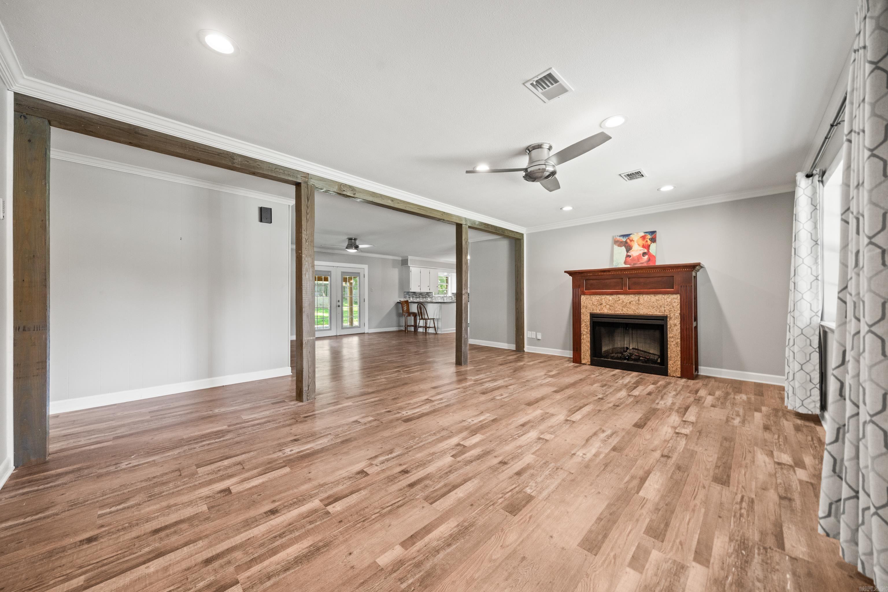 LAKE VIEW - Residential