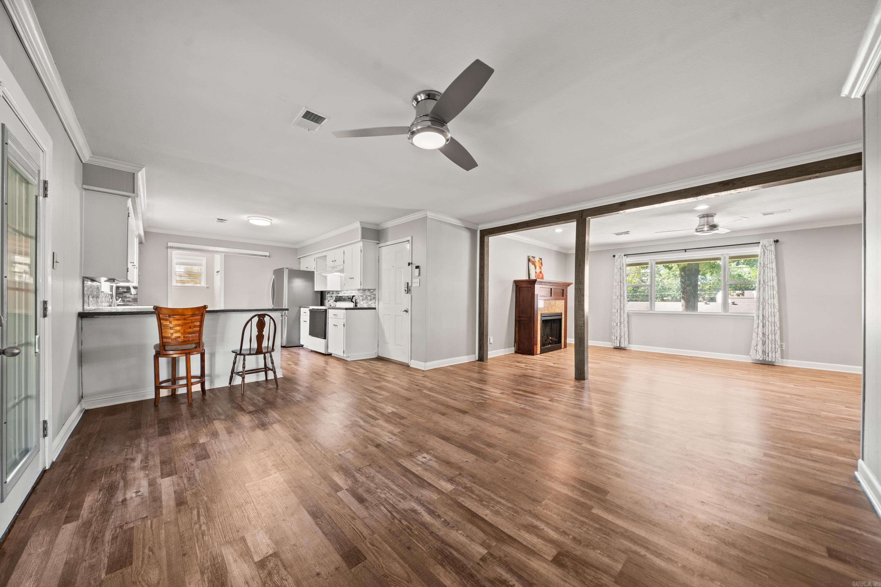 LAKE VIEW - Residential