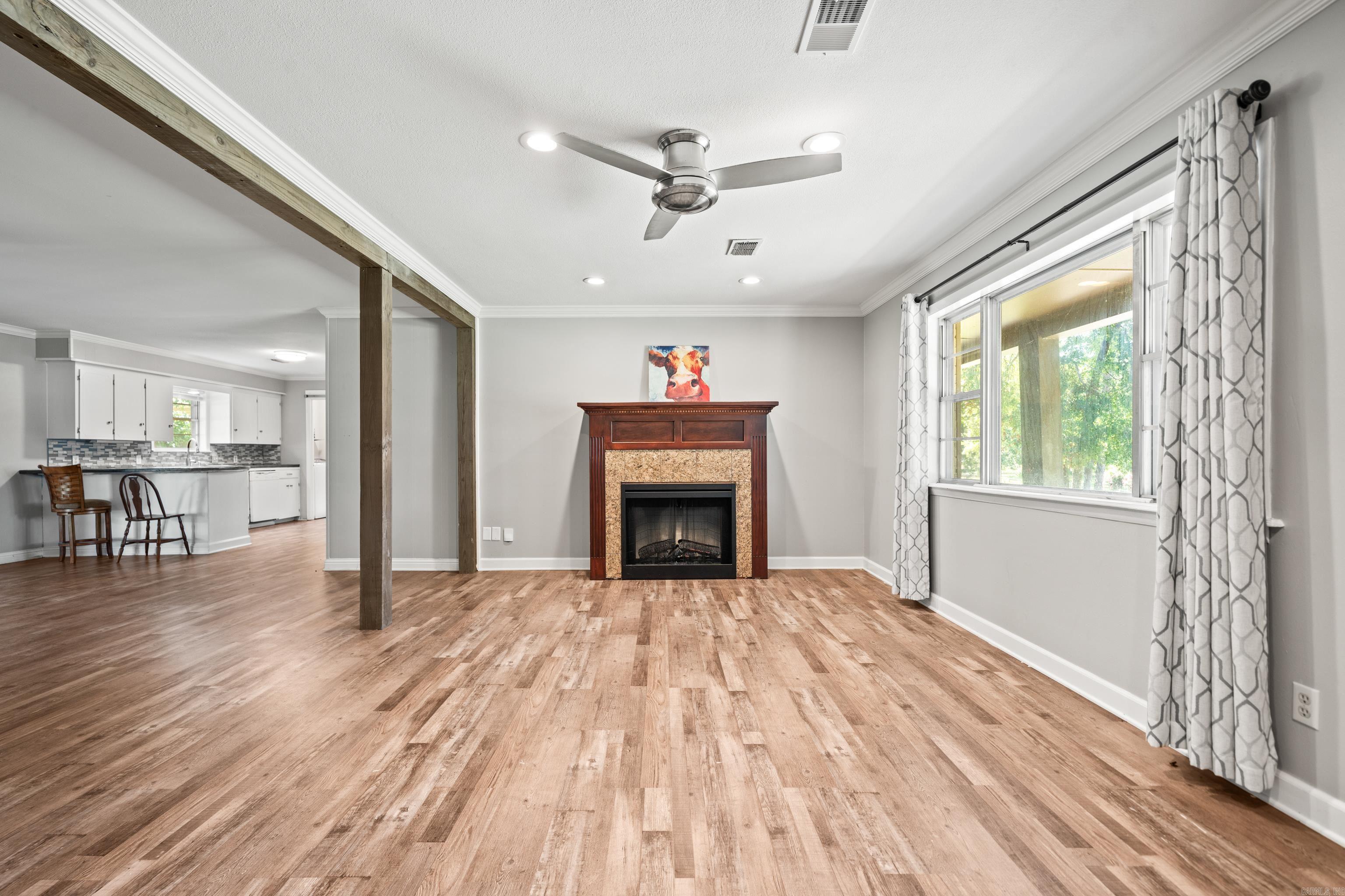 LAKE VIEW - Residential