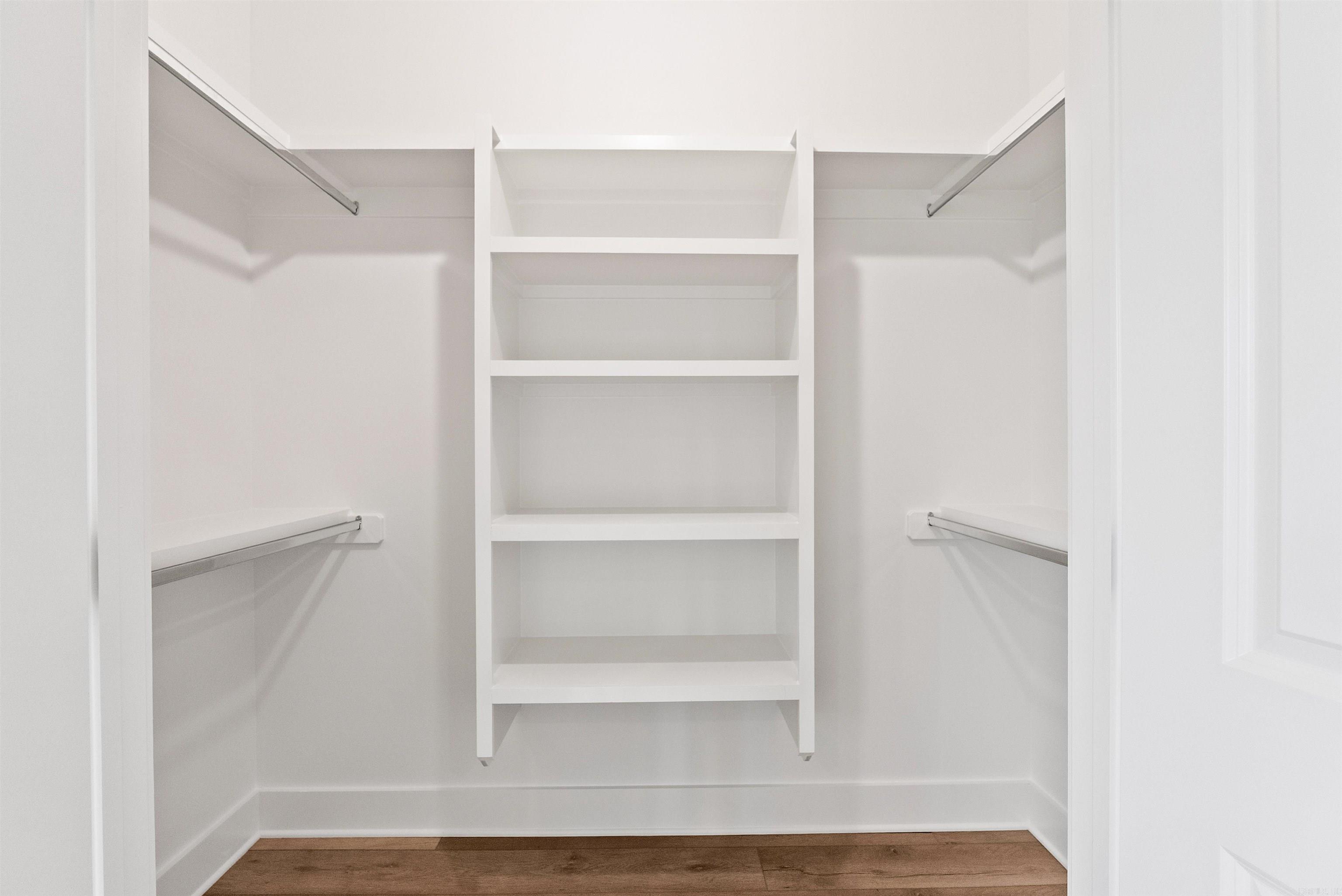 SIENNA LAKE - Residential