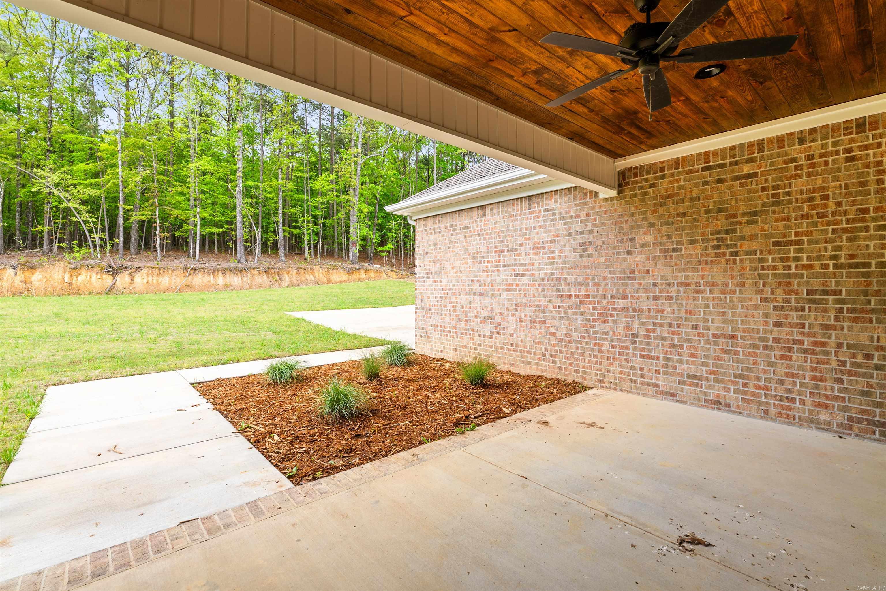 SIENNA LAKE - Residential