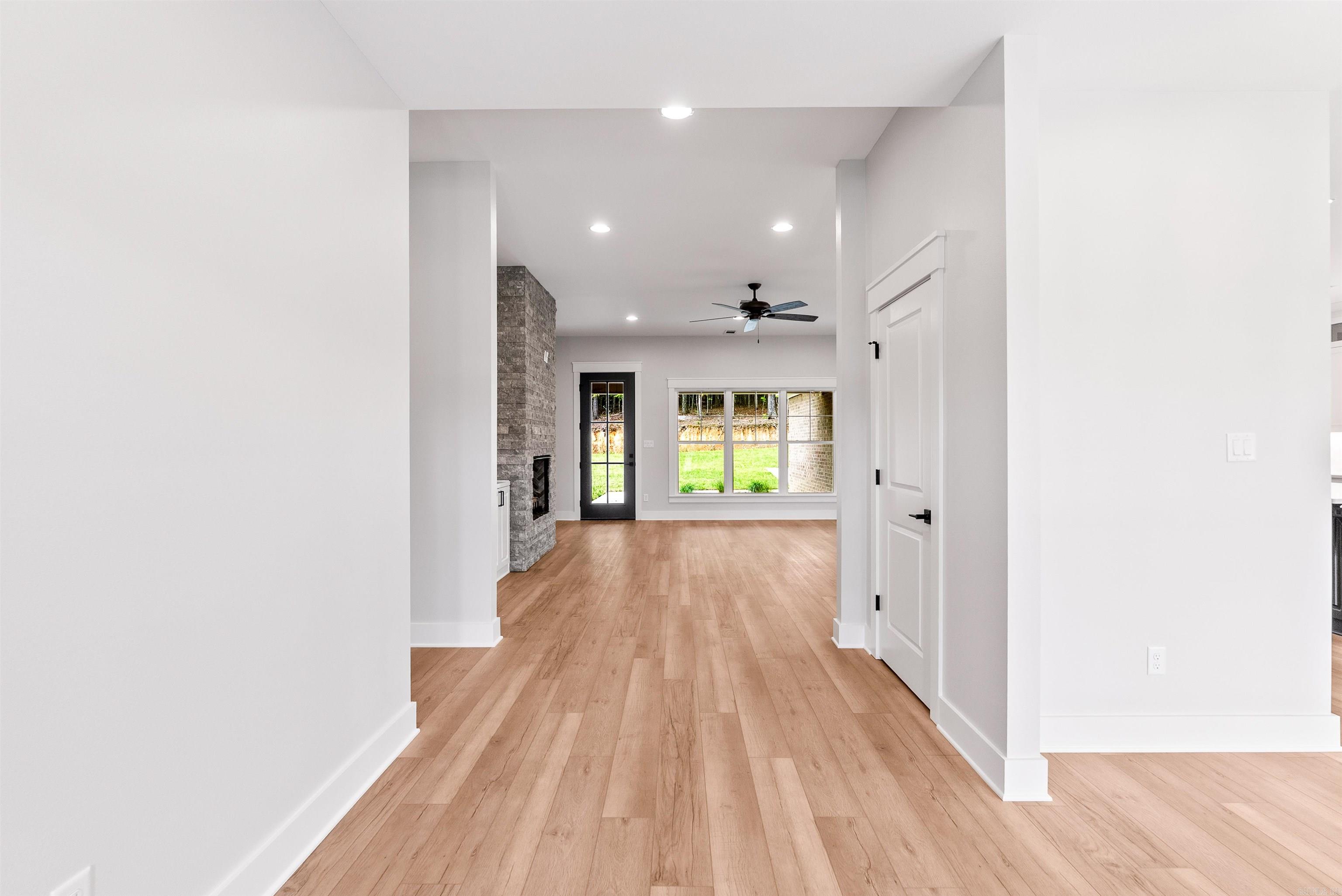 SIENNA LAKE - Residential