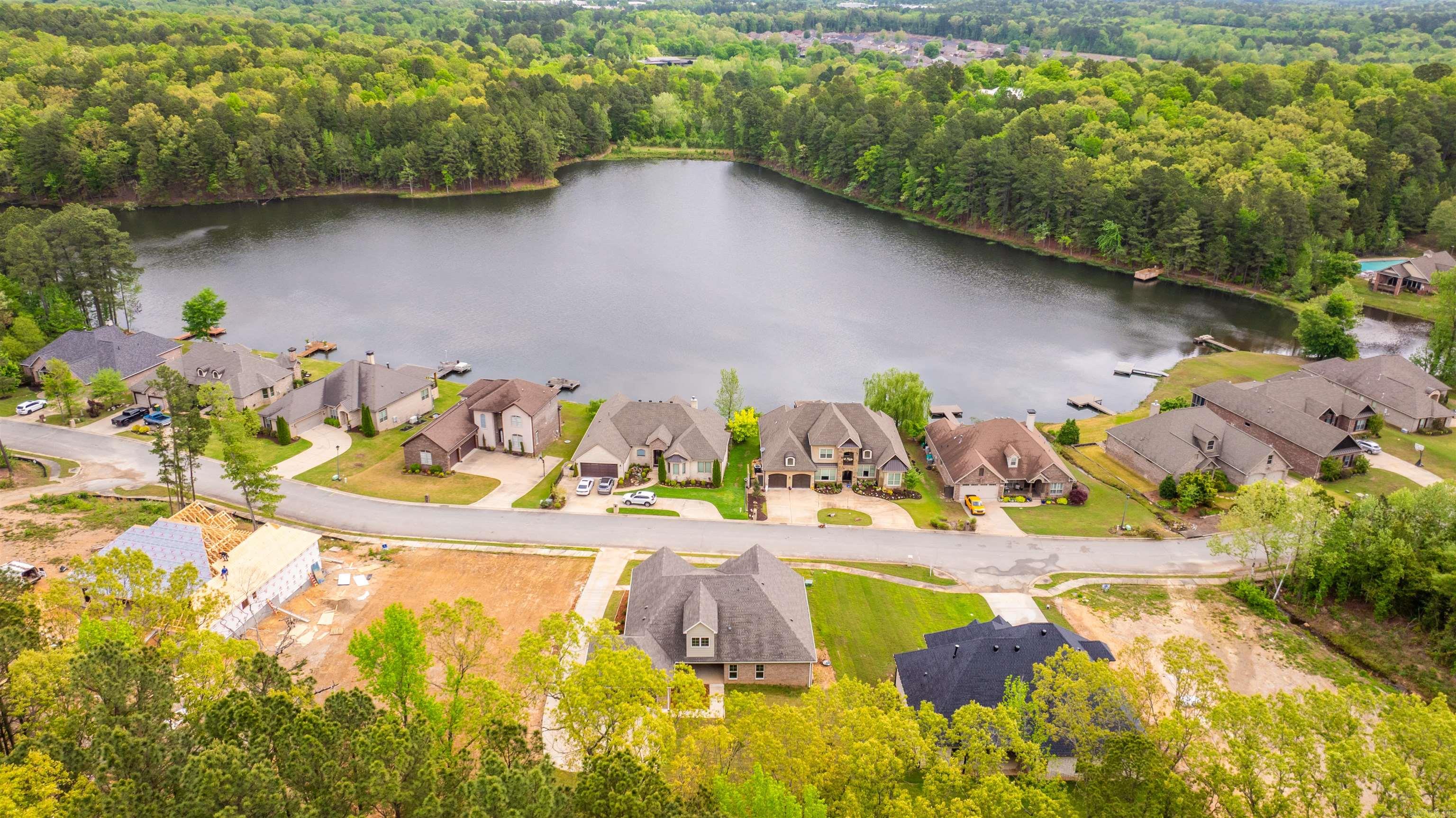 SIENNA LAKE - Residential