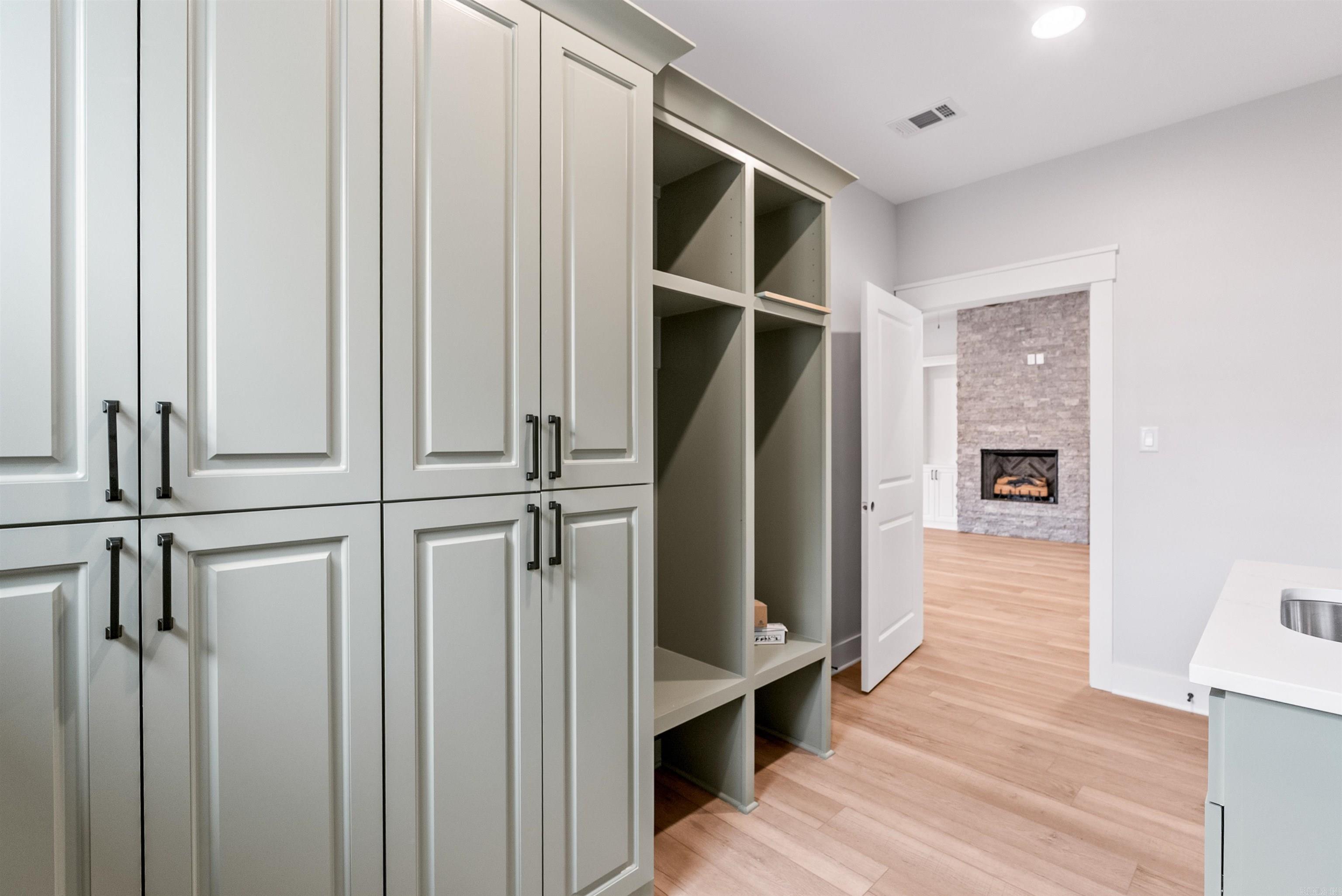 SIENNA LAKE - Residential