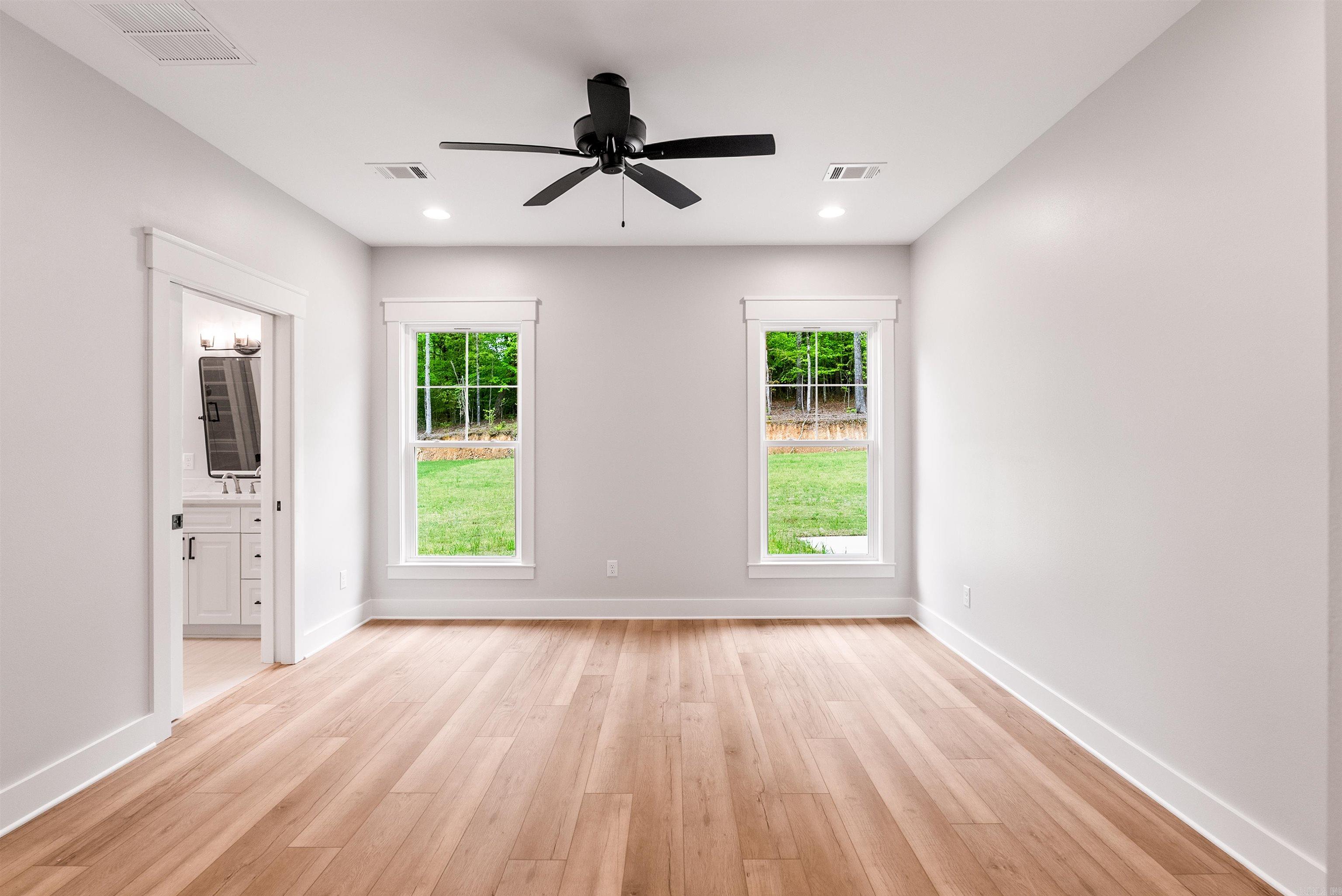 SIENNA LAKE - Residential