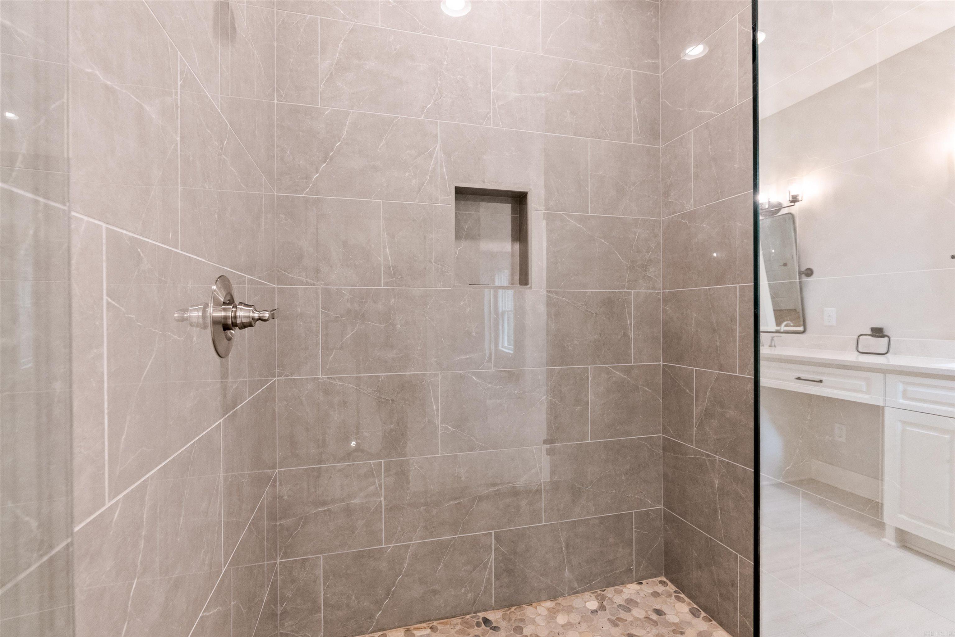 SIENNA LAKE - Residential