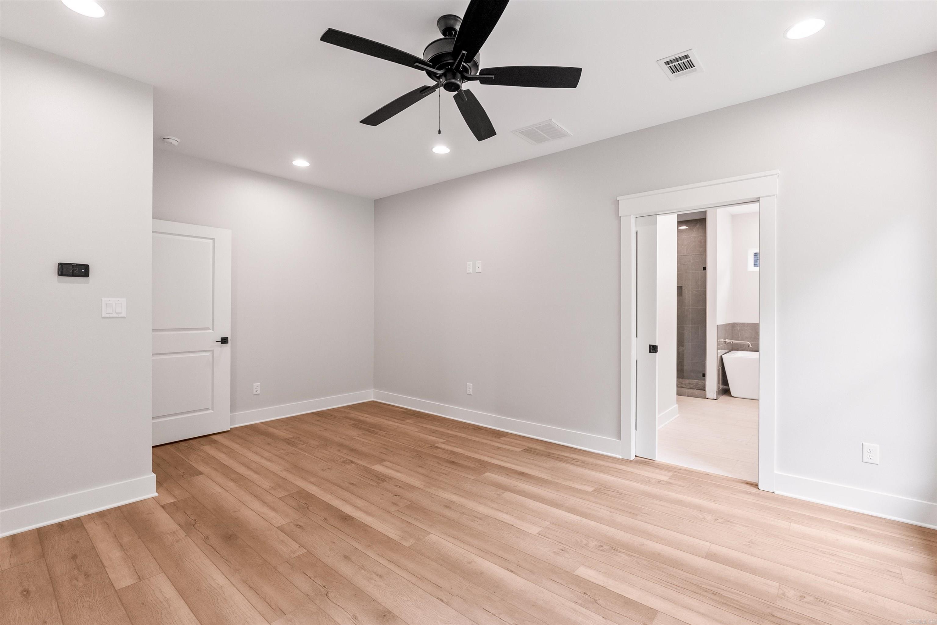 SIENNA LAKE - Residential