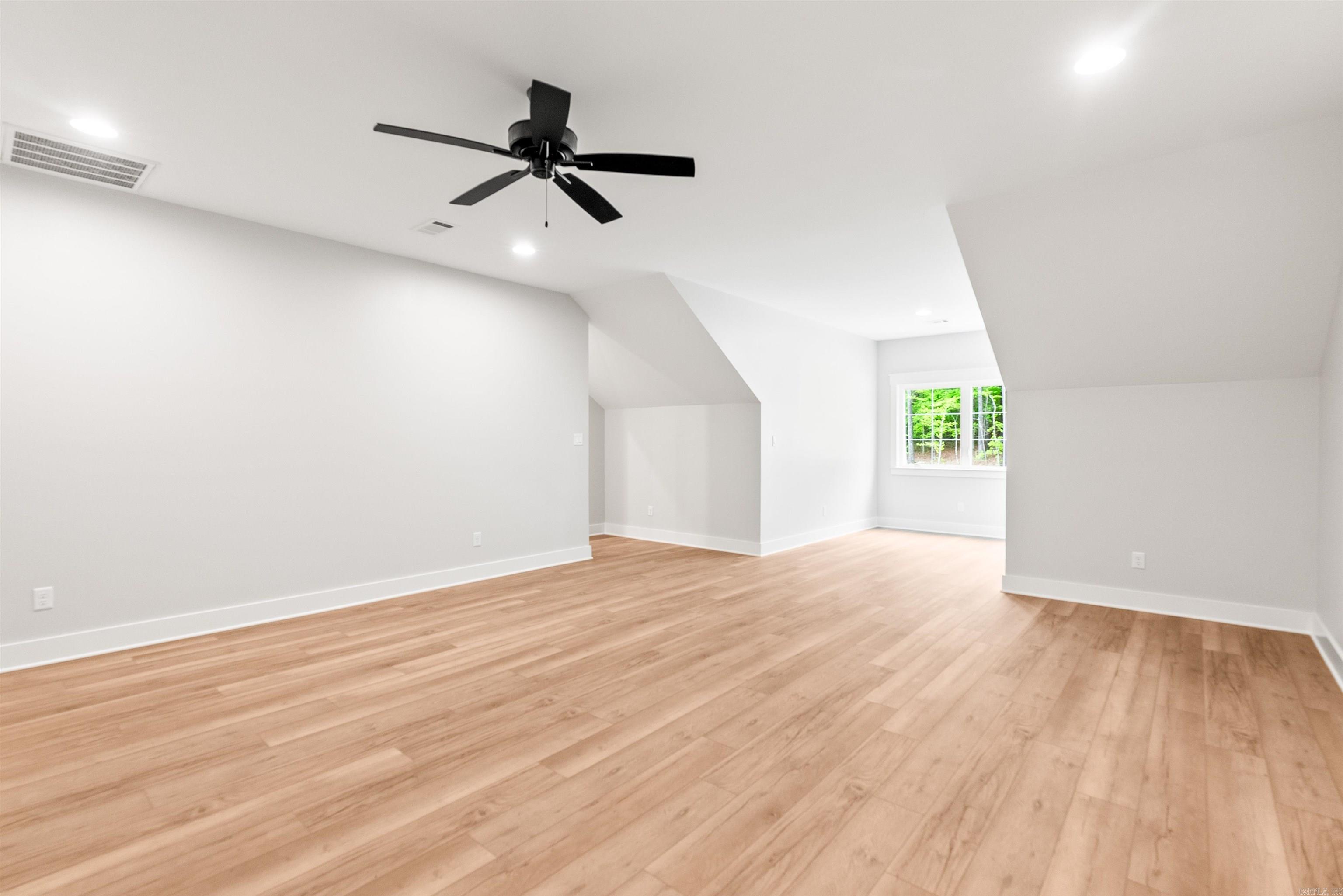 SIENNA LAKE - Residential