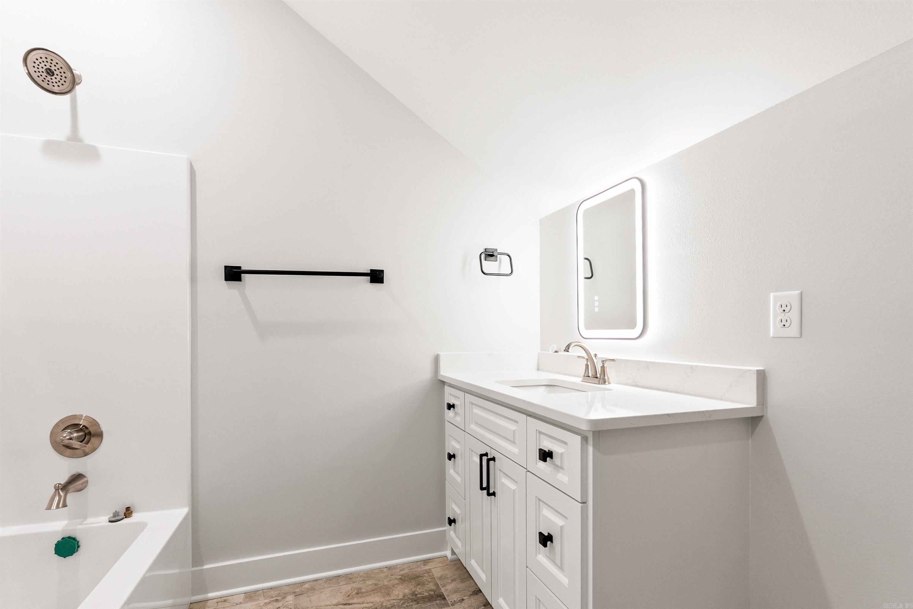 SIENNA LAKE - Residential