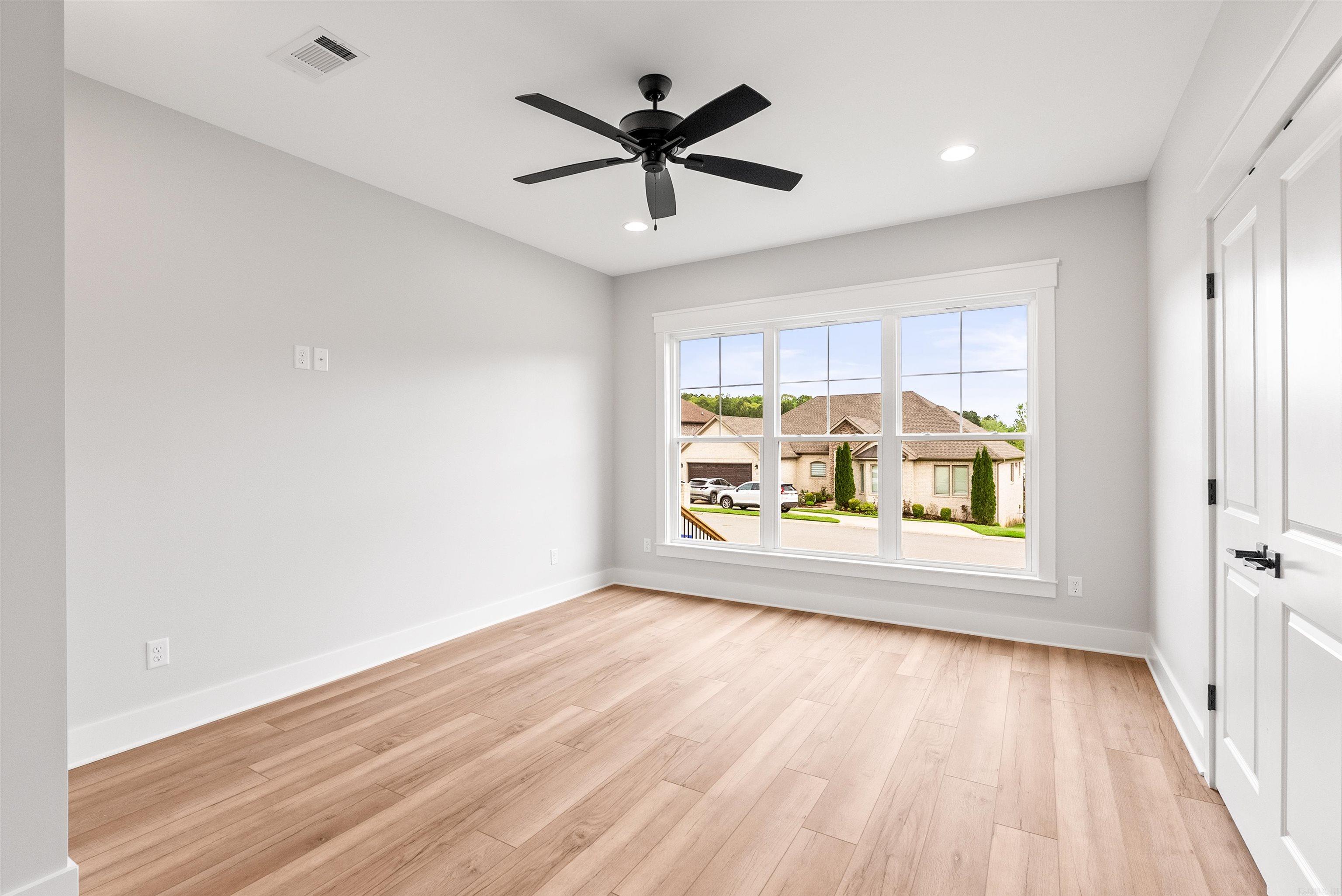 SIENNA LAKE - Residential