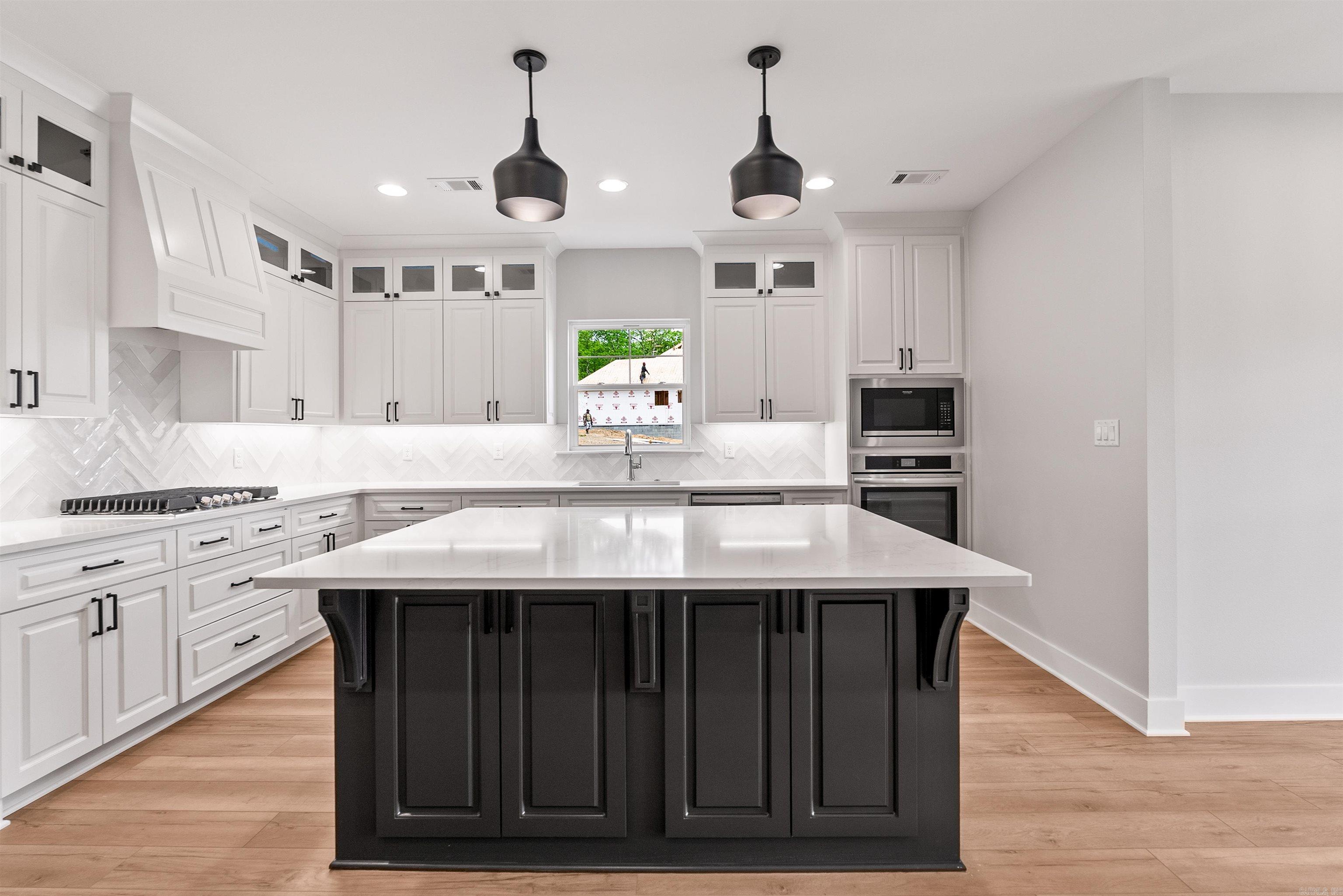 SIENNA LAKE - Residential