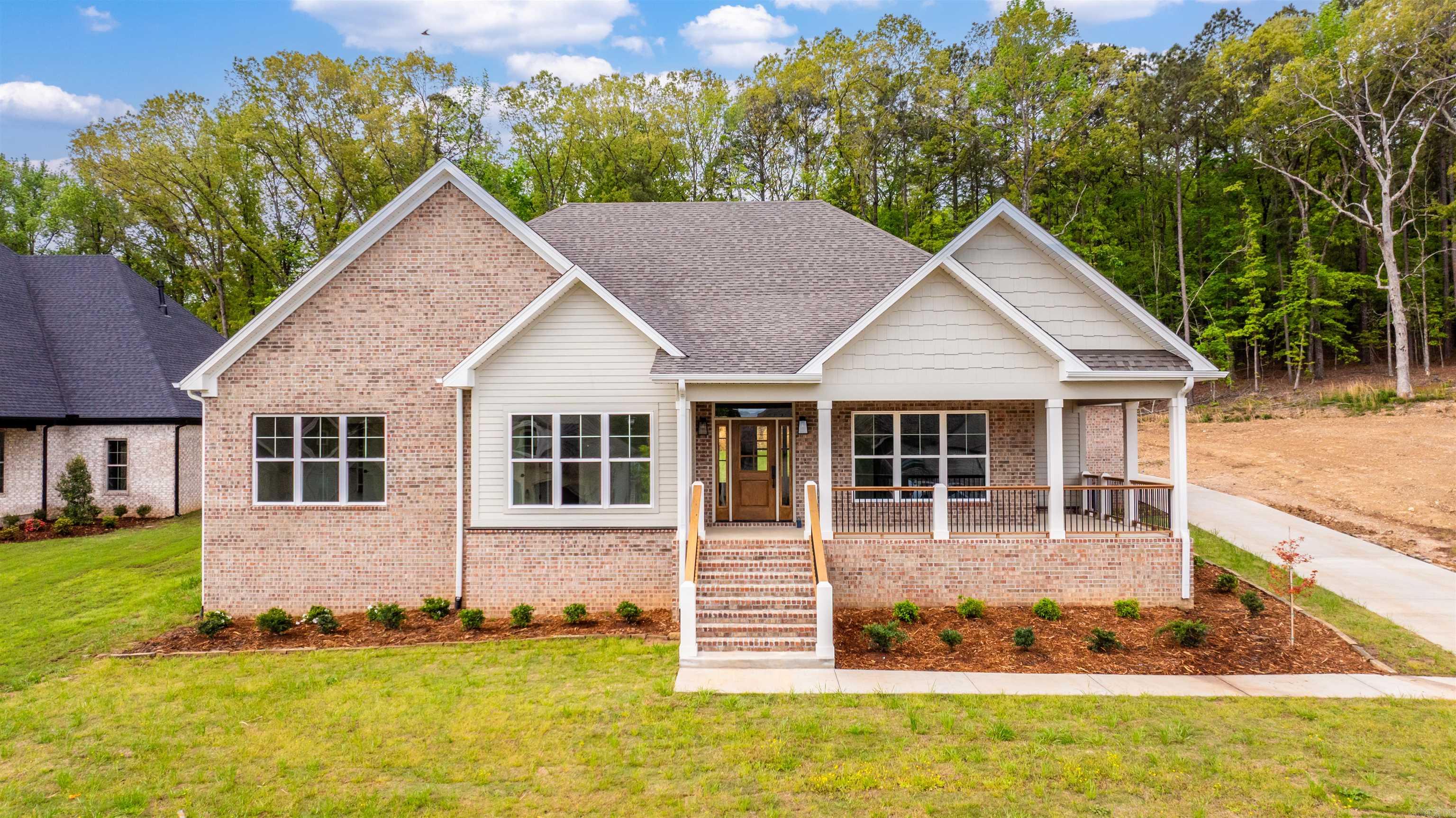 SIENNA LAKE - Residential