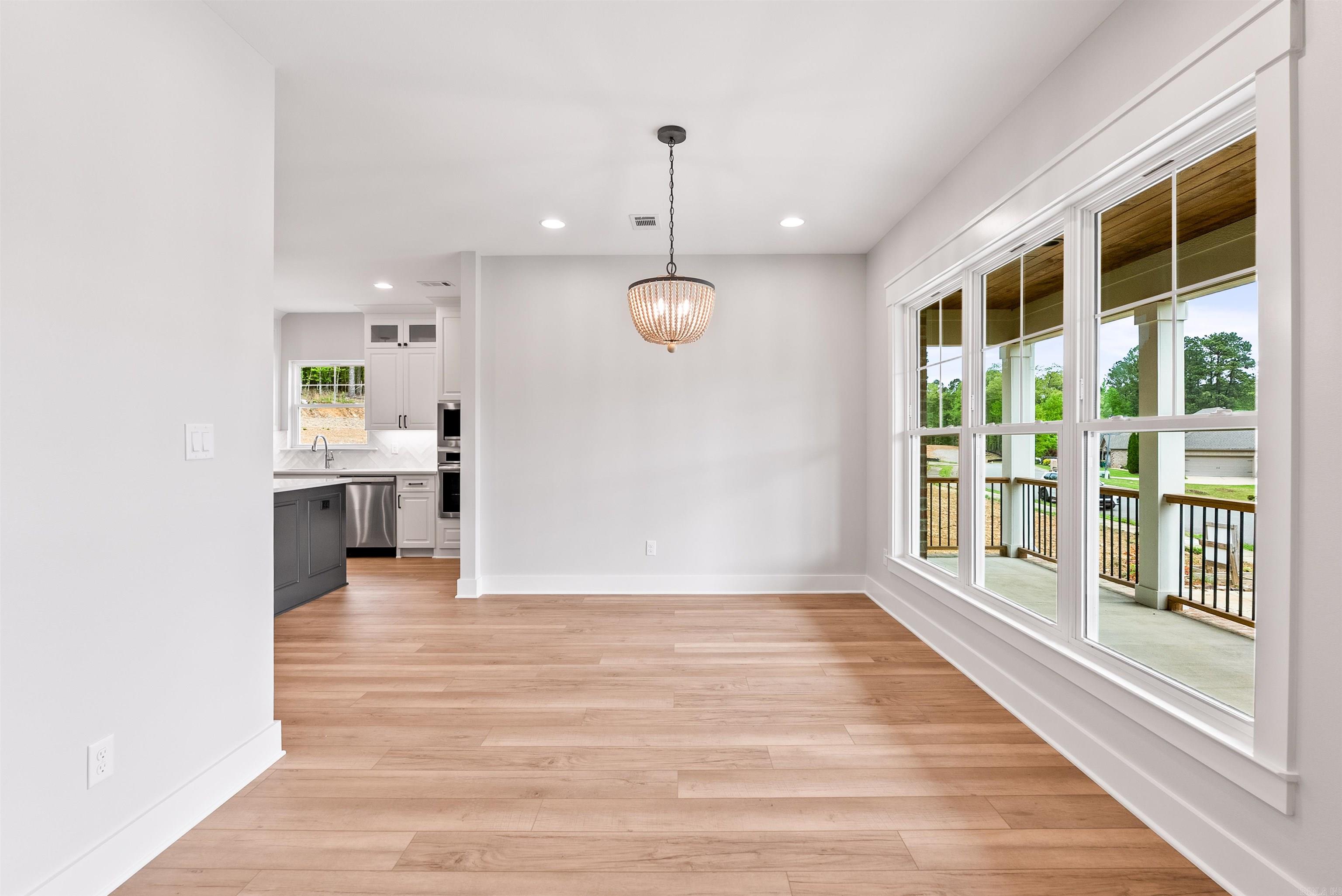 SIENNA LAKE - Residential