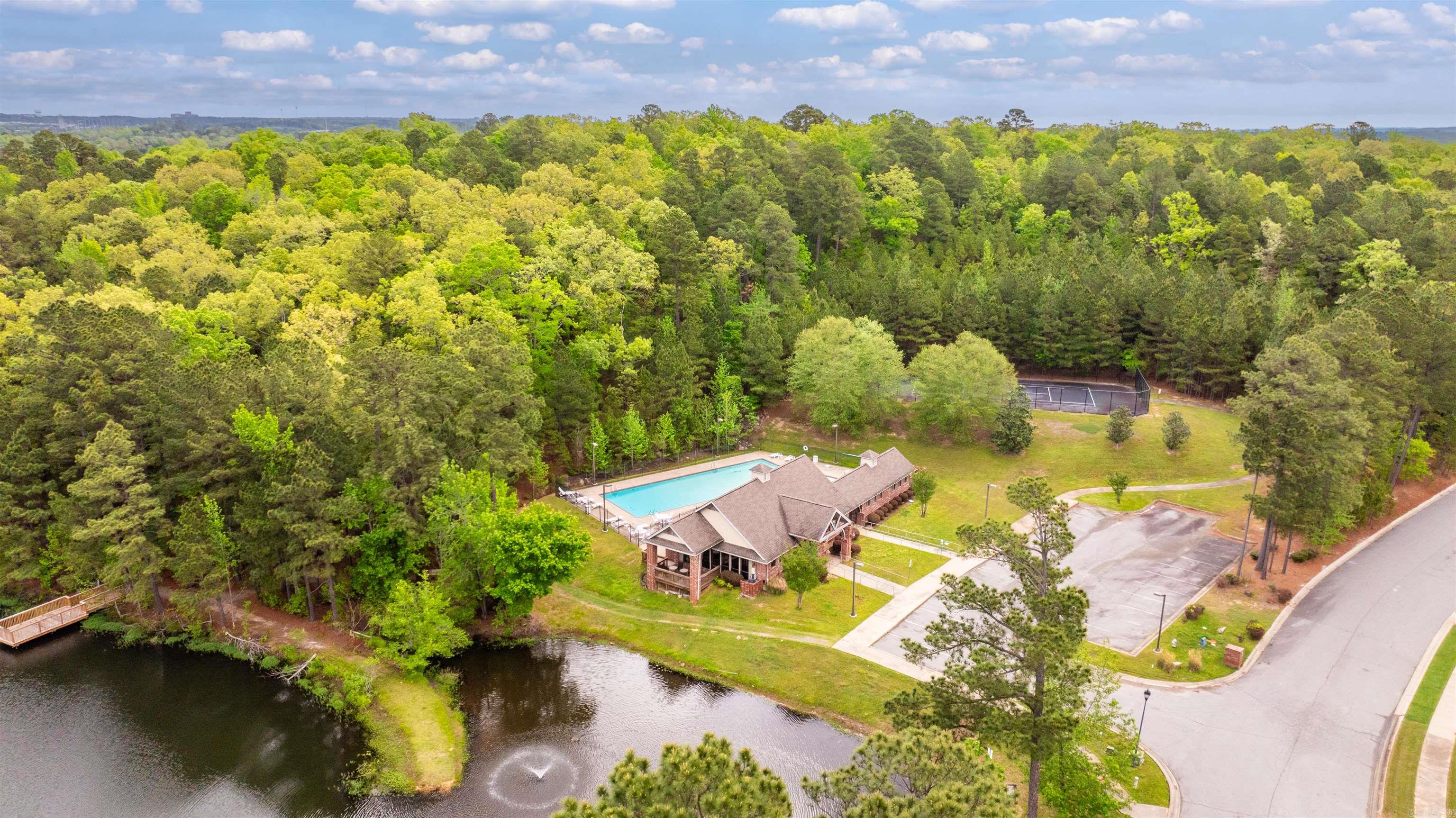 SIENNA LAKE - Residential