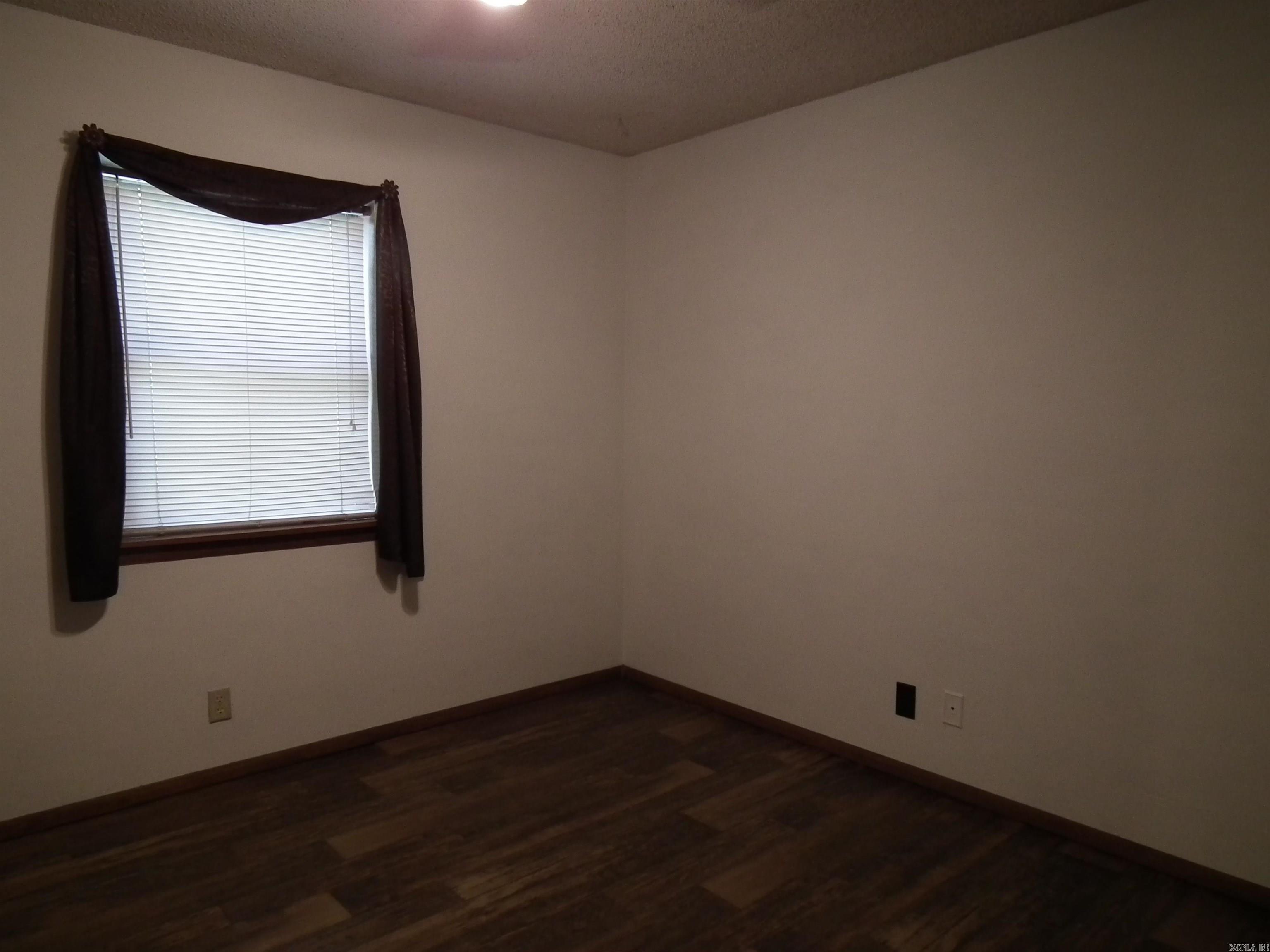 MEADOWBROOK - Residential
