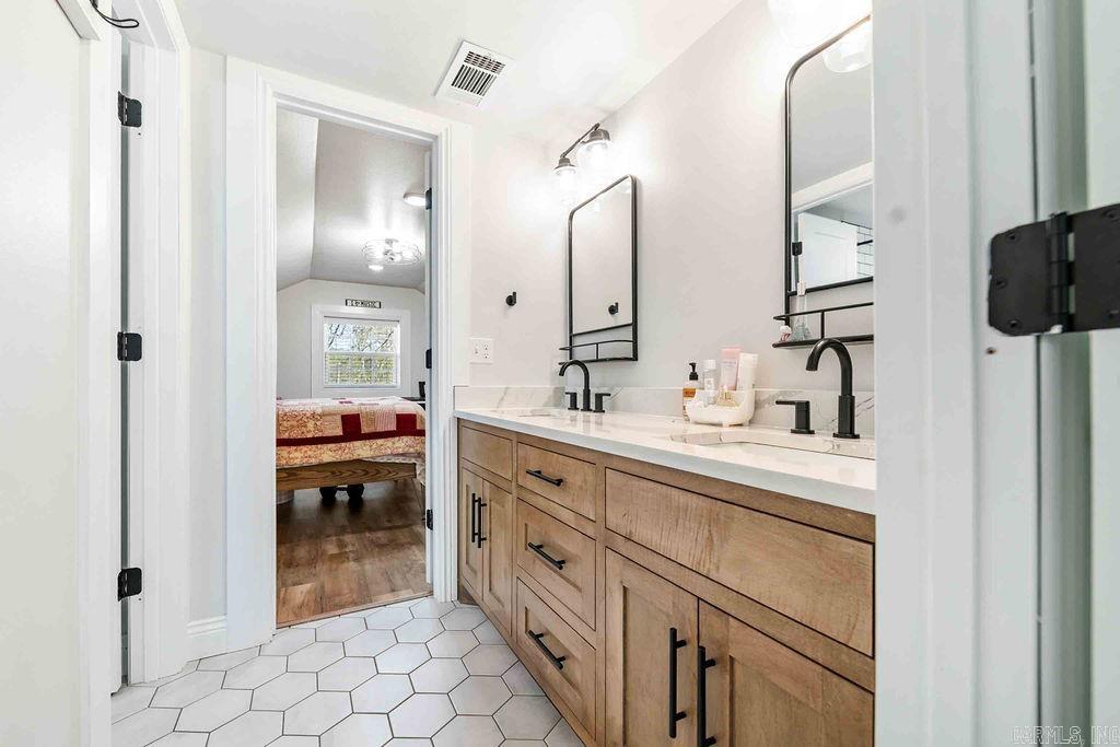 CLINTON ORIGINAL - Residential