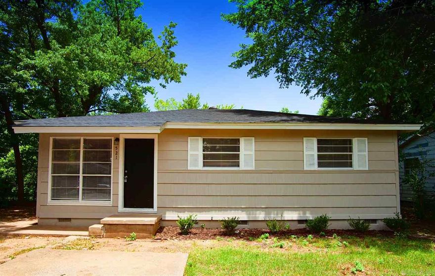 Newly remodeled 3BD in North Little Rock. Large fully fenced in backyard! Come check it out before it's gone. The lease for this property is two years and income has to be three times the amount of rent unless you have a housing voucher.