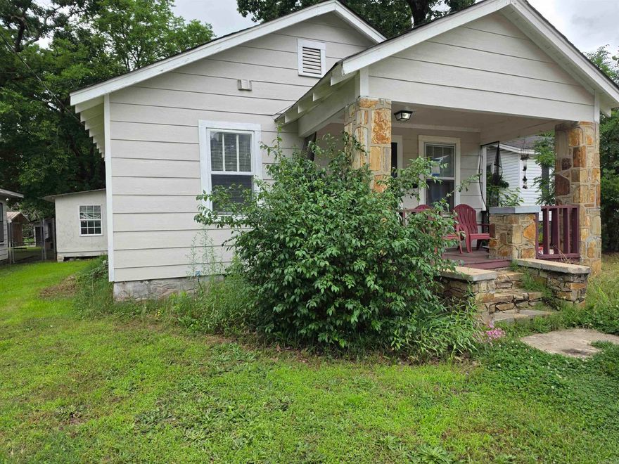 Currently Tenant occupied with a Month to Month Lease.  Please allow 24 hours for scheduling.  Good Investment opportunity or first time home buyer