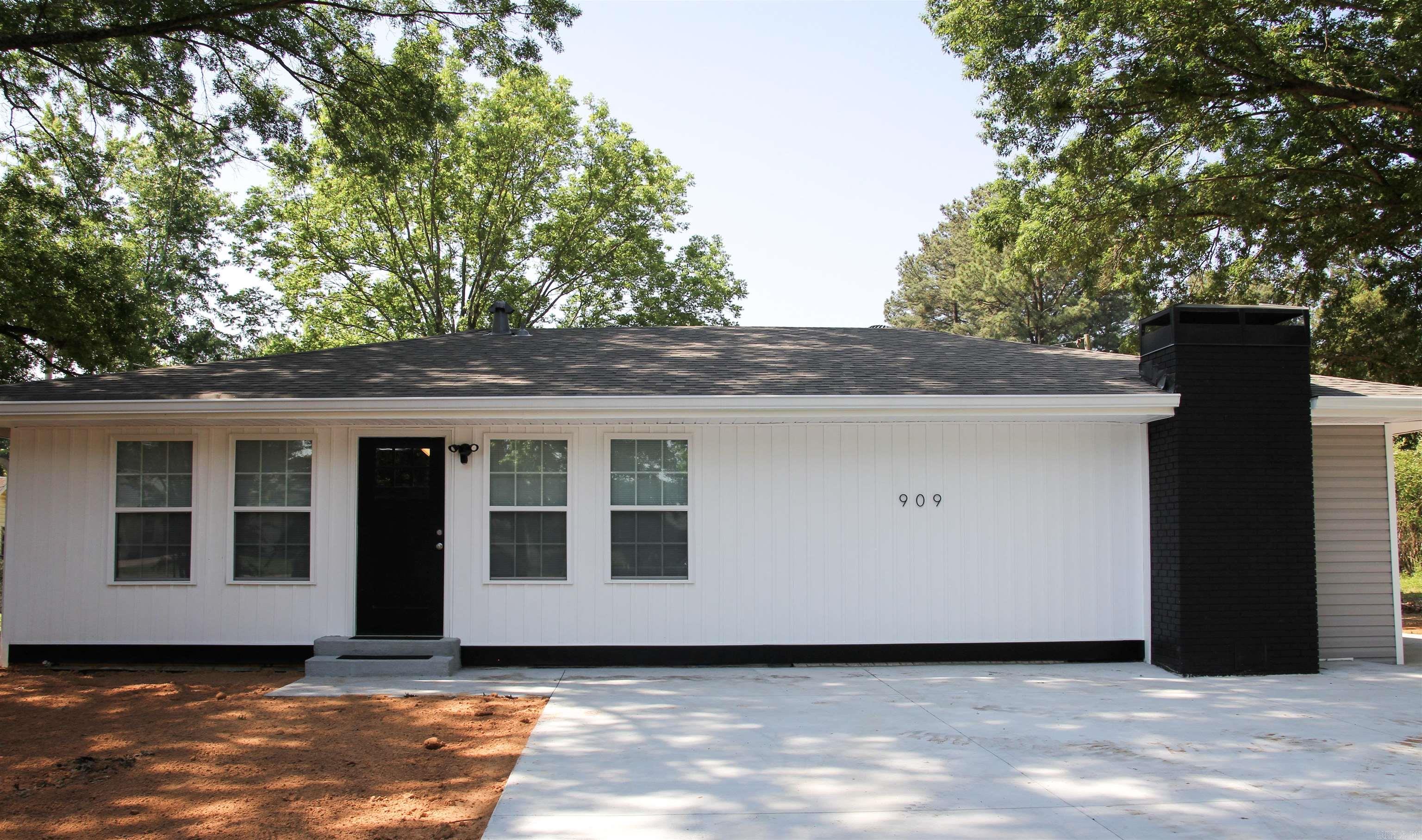 Lessel Estates - Residential Lease