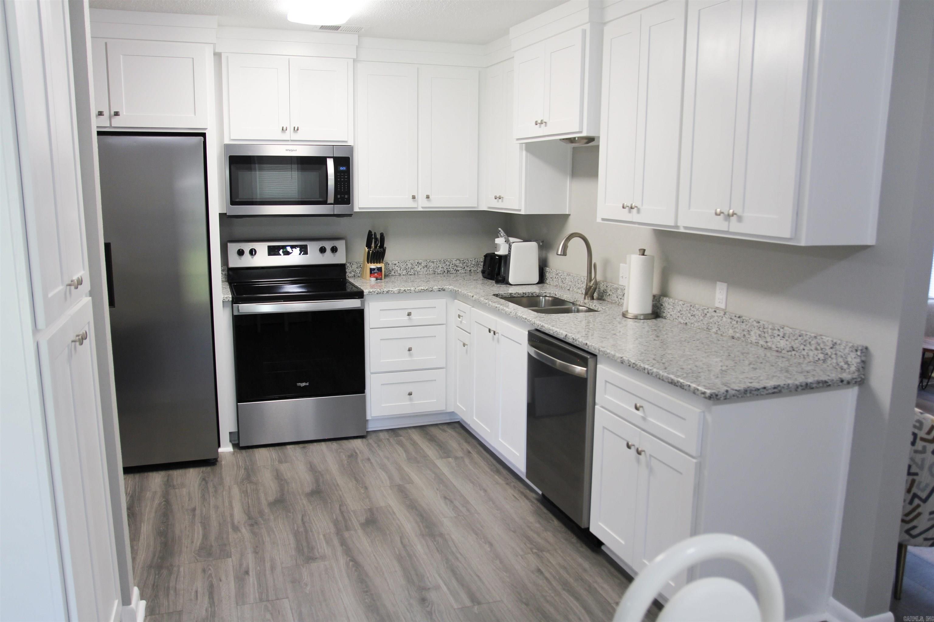 Lessel Estates - Residential Lease