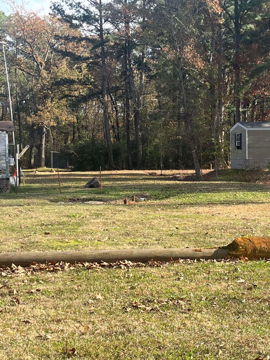 5 lots 4 on Barham and 1 on Ann loop.  1st lot has electric and septic.  These are in flood plain will require permits to build.