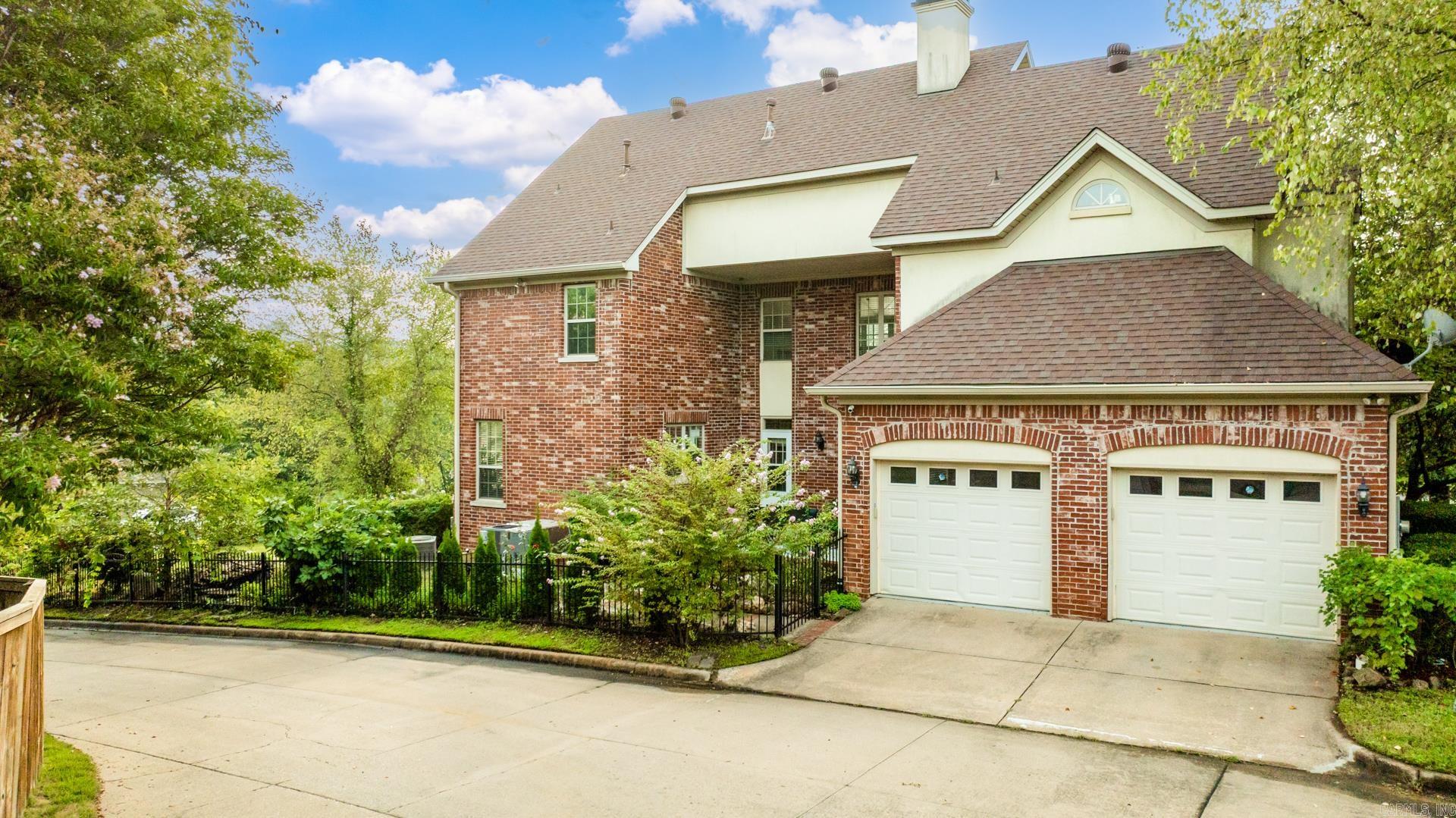 THE VILLAGES OF WELLINGTON - Residential