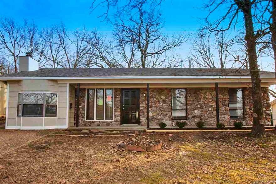 Cute 3BD home located in North Little Rock. Decorative fireplace in the cozy living room. Granite countertops in the kitchen and plenty of cabinet space. Spacious bedrooms with plenty of natural light. Back patio perfect for hosting a BBQ with your friends or neighbors! This property is managed by Hoffman Team so beware of scammers - we will never ask you to Cashapp us money. The lease for this property is for 18 months to 2 years with a 3% increase after the first year. Income must be 3x the amount of rent. Deposit, first month’s rent, and the $50 administration fee due before move in. This property does not accept section 8.