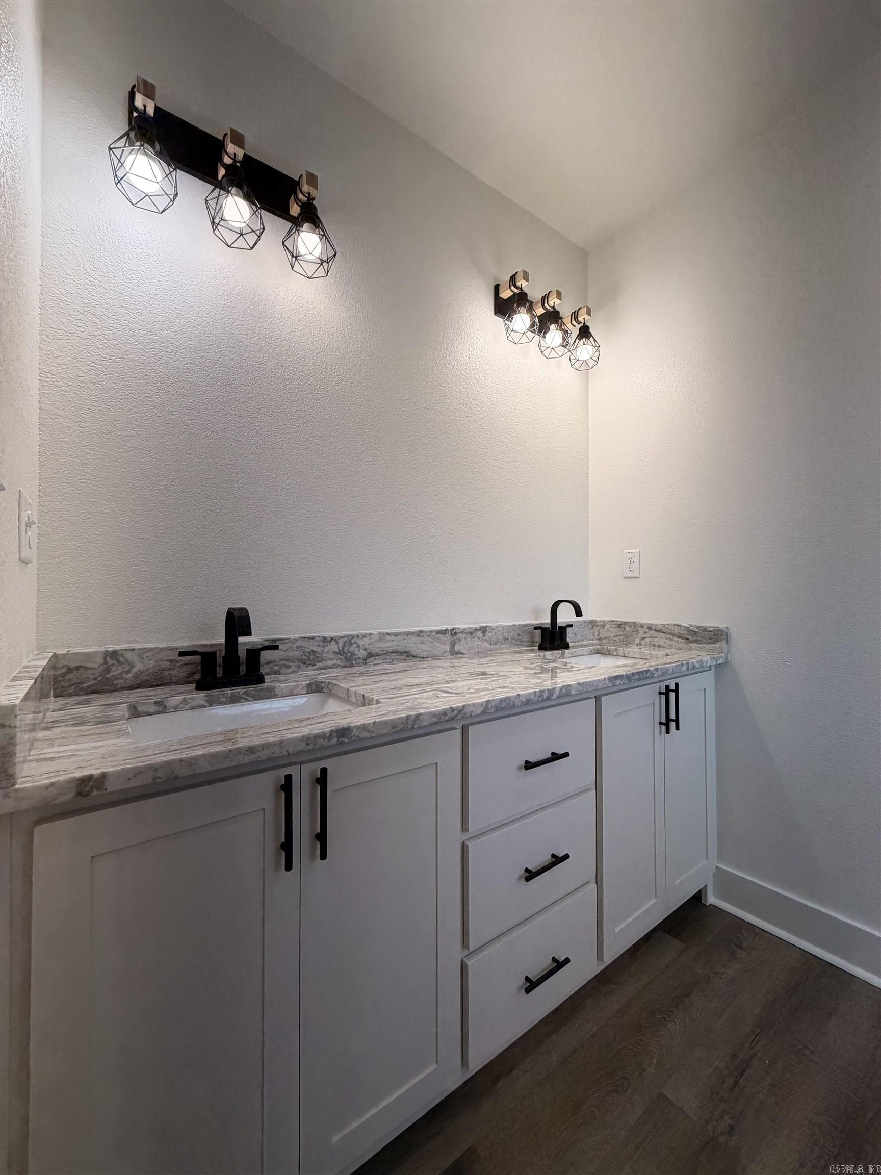 ROSE CREEK - Residential